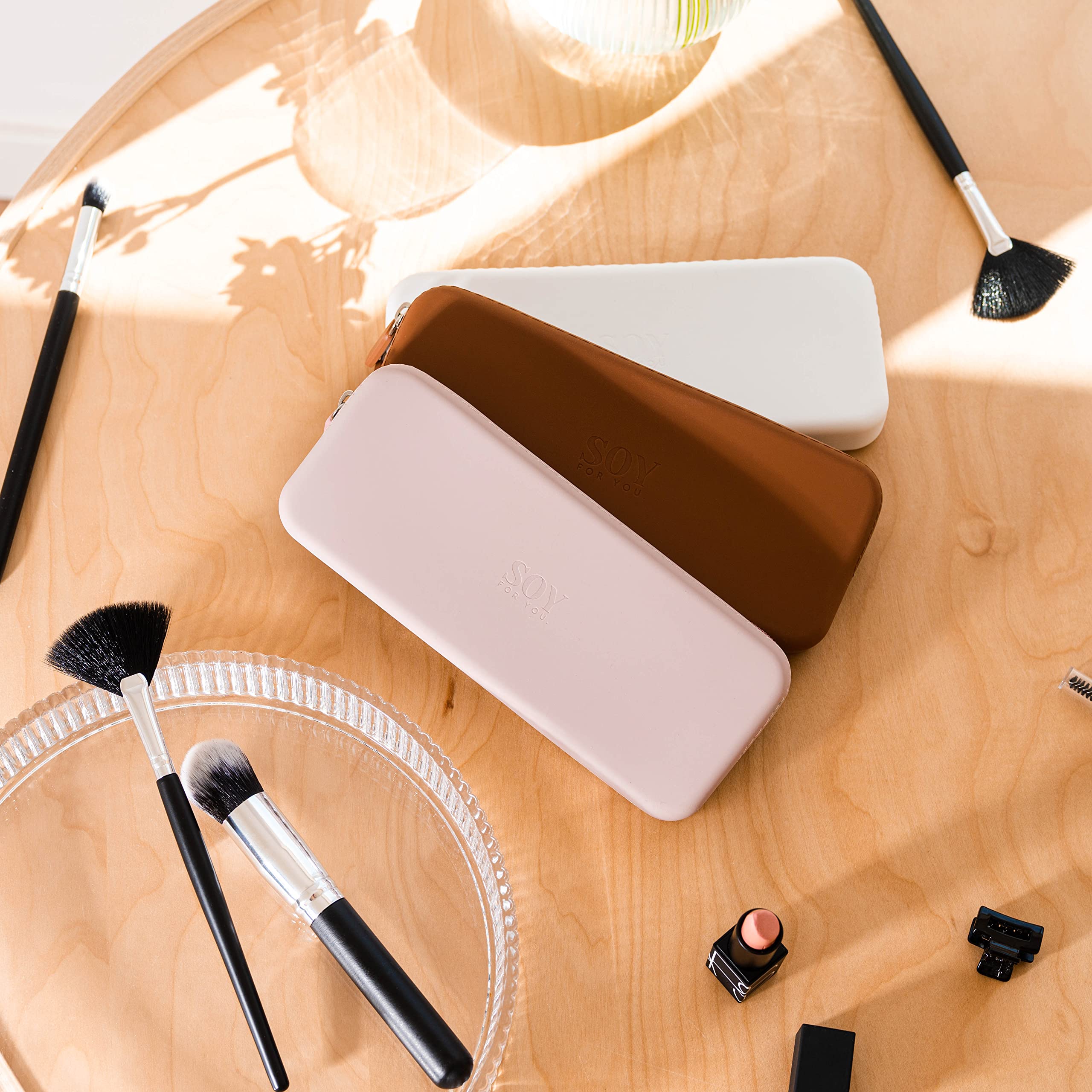 Trendy Silicone Travel Makeup Bag - Waterproof Cosmetic Organizer for Brushes & Makeup Tools, Portable Washable Brush Pouch Holder, Dusty Pink - Perfect for Travel, Gym & Daily Makeup Storage