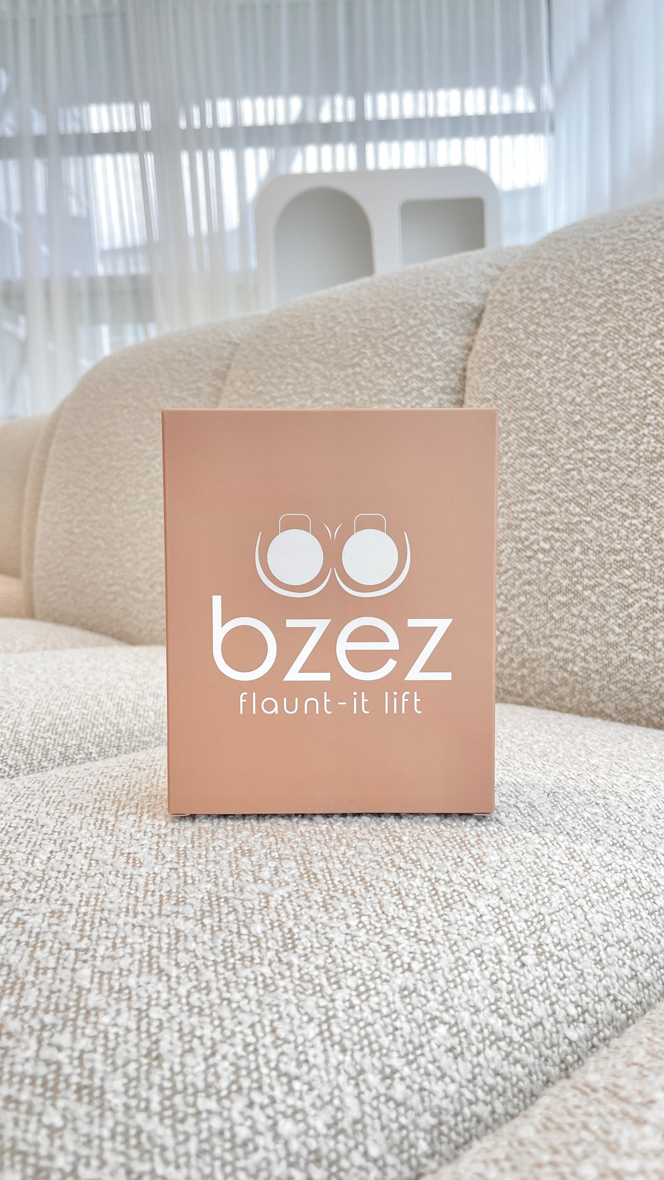 Bzez Flaunt It Lift Clear Bra - Invisible & Supportive Strapless Bra for Women - Perfect for Backless Dresses, Wedding Gowns & Special Occasions