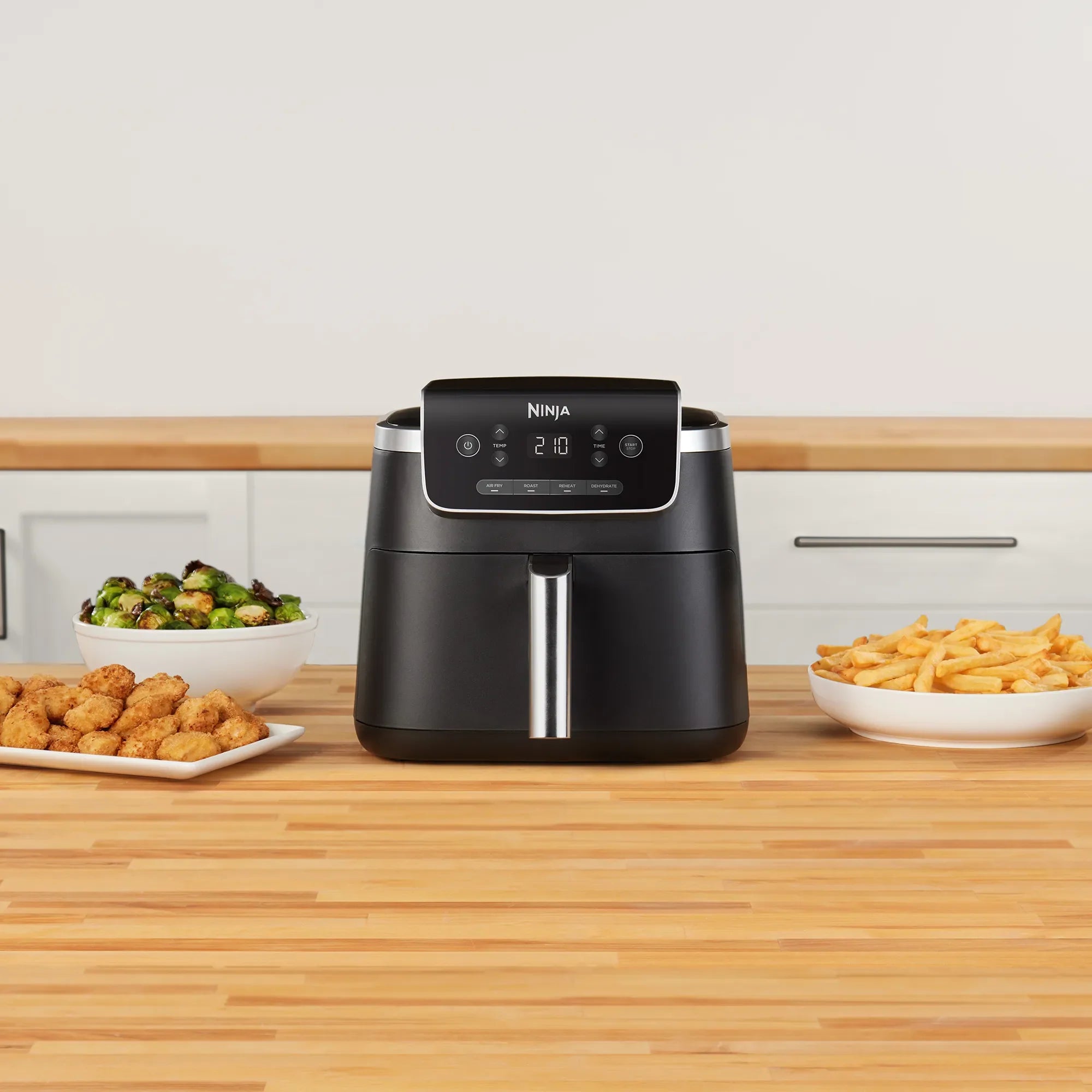 Ninja Air Fryer 4.7L Pro - Large Capacity Digital Air Fryer for Healthy Cooking | Perfect for Frying, Baking, Roasting & Reheating | Ideal for Family Meals & Quick Snacks