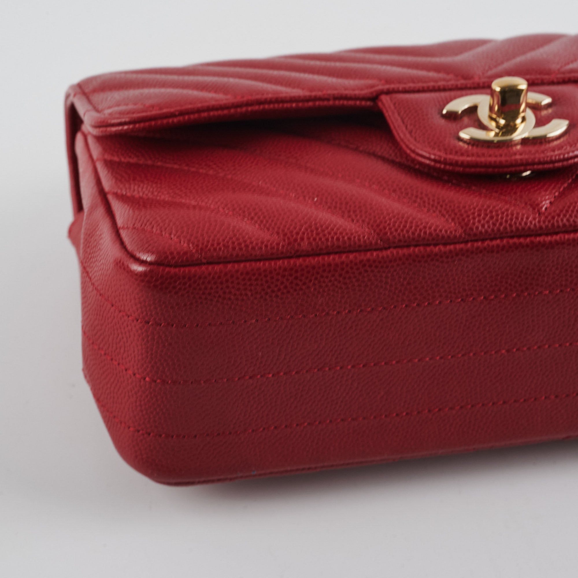 Chanel 18B Chevron Rectangular Mini Bag in Red - Luxury Crossbody Purse for Women, Perfect for Parties & Evening Events