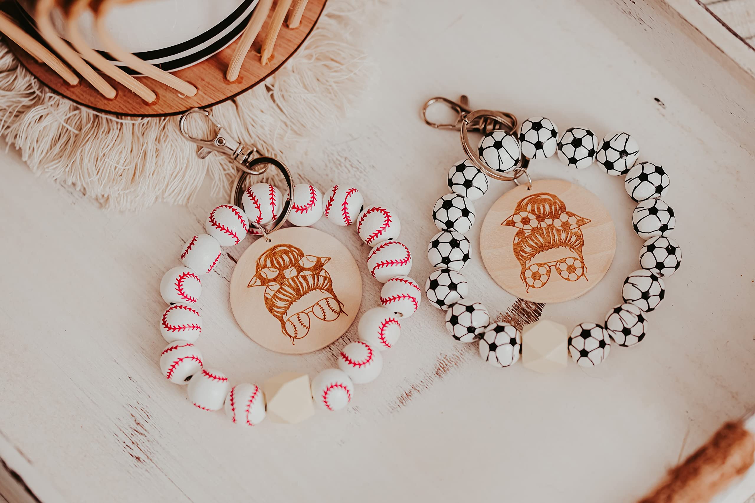 Beaded Baseball Mom Keychain - Personalized Team Mom Gift for Softball & T-Ball Coaches - Messy Bun Mama Wristlet Key Ring for Women - Perfect for Game Days, Team Parties & Coach Appreciation Gifts