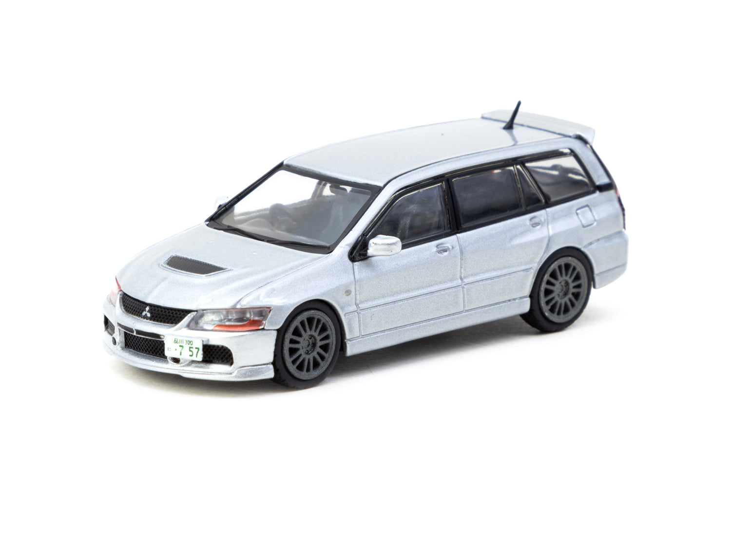 Tarmac Works 1/64 Scale Mitsubishi Lancer Evolution Wagon Diecast Model Car - Silver (ROAD64) | Collectible Miniature Vehicle for Display, Racing Games & Car Enthusiasts