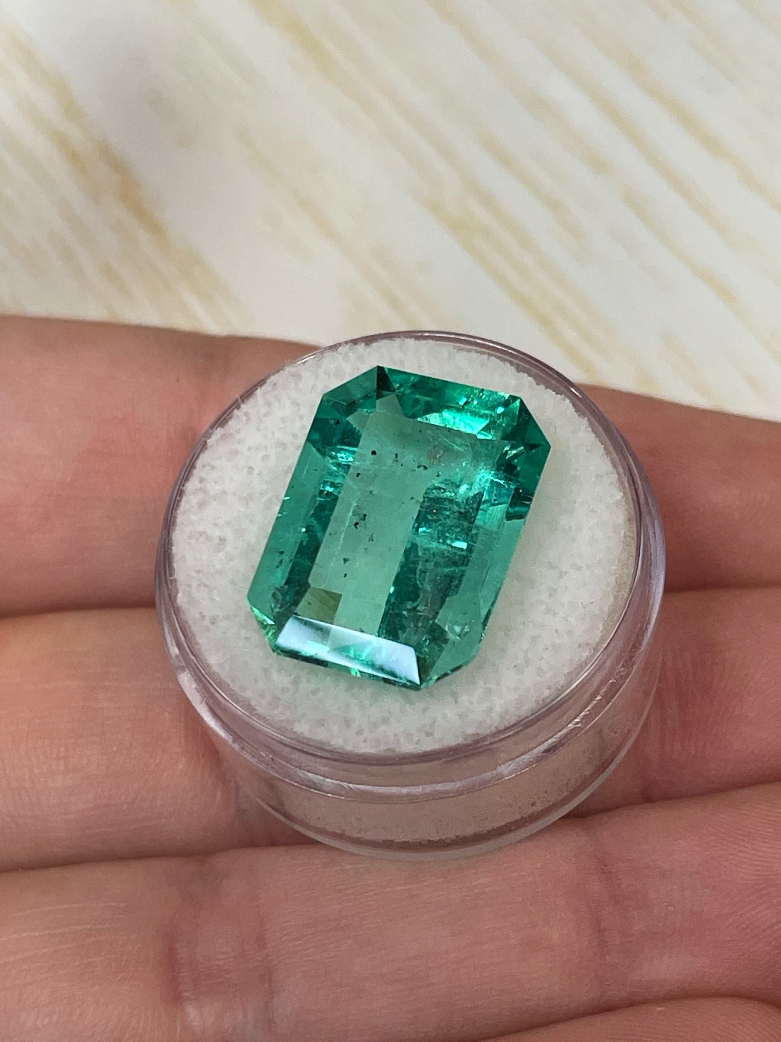 17.12 Carat GIA Certified Natural Colombian Emerald - Loose Gemstone 19x14mm Emerald Cut for Jewelry Making, Engagement Rings & Luxury Gifts