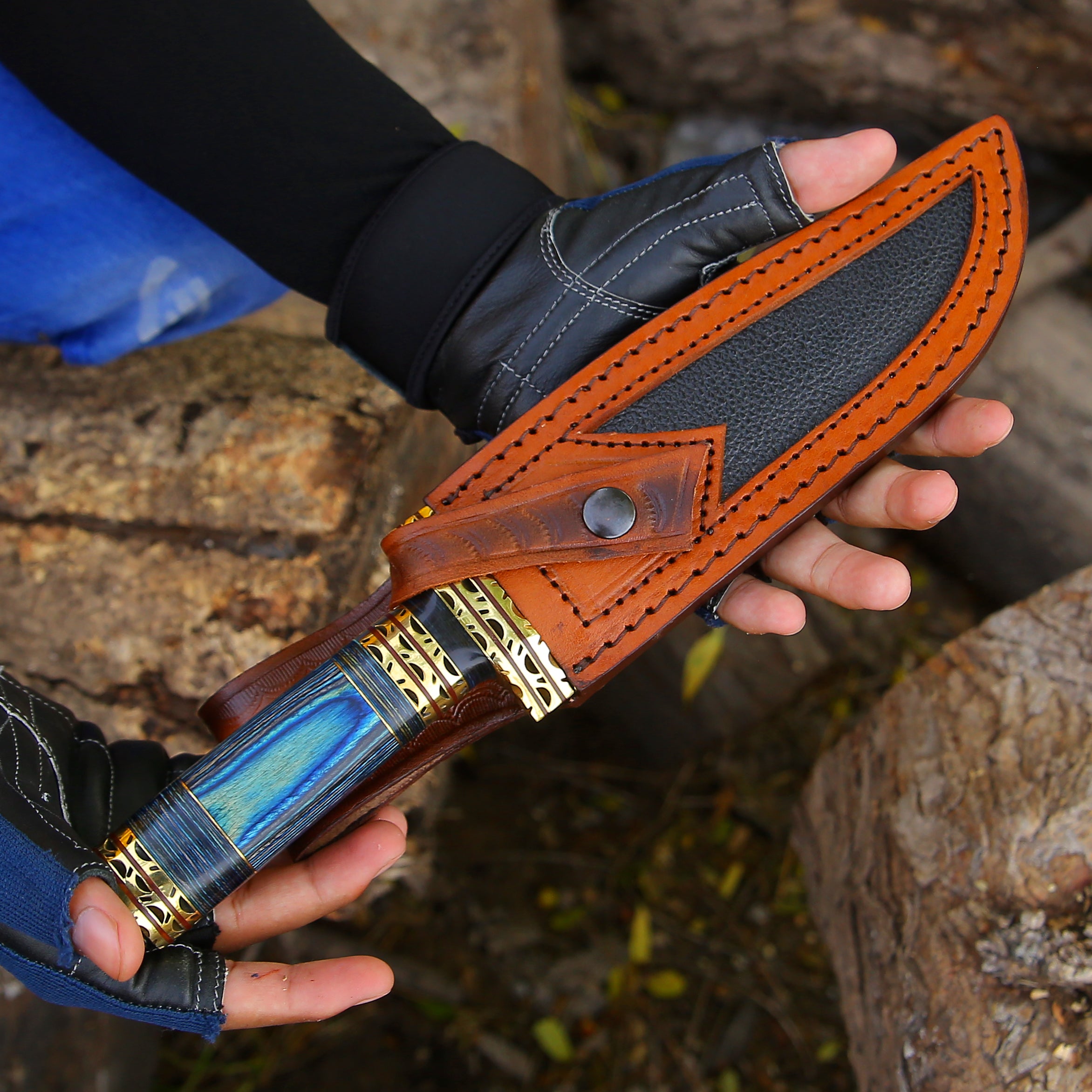 Premium Damascus Steel Shadowblade Bowie Knife - Razor Sharp Hunting Knife with Pakkawood Handle & Leather Sheath - Perfect for Outdoor Camping, Survival & Bushcraft Activities