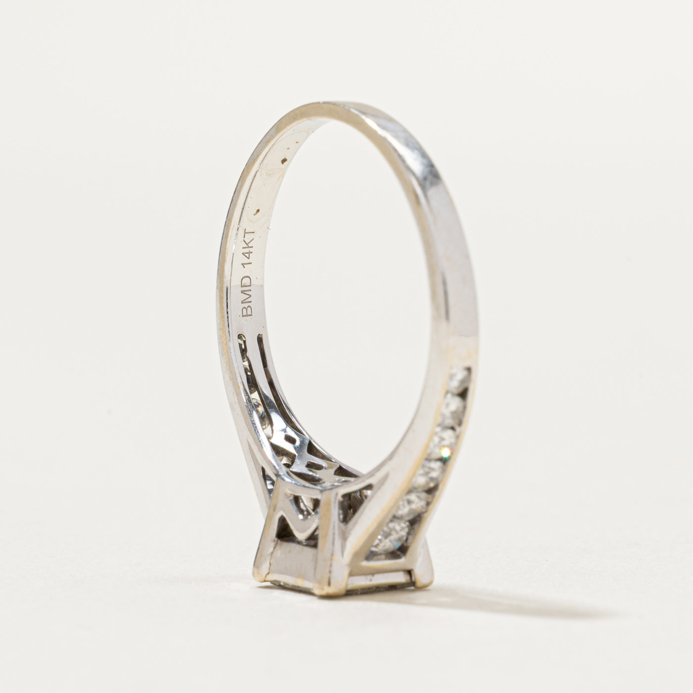 Illusion Set Diamond Tapered Ring - 0.96 Carat Total Weight (CTW) | Size 7.5 | Elegant Wedding Band, Anniversary Gift for Her, Engagement Ring Alternative