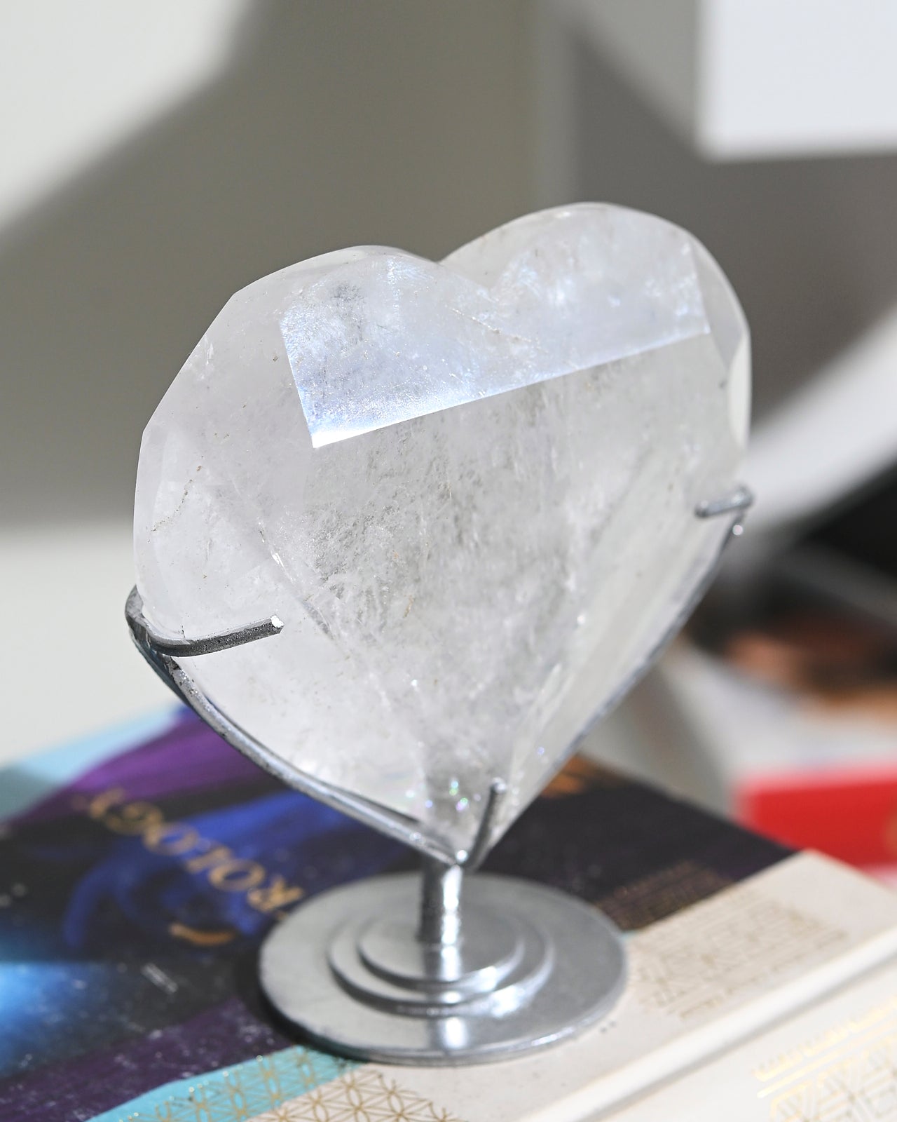 Clear Quartz Heart on Stand - Natural Healing Crystal for Meditation, Reiki, and Energy Work - Perfect for Home Decor, Yoga Spaces, and Spiritual Gifts