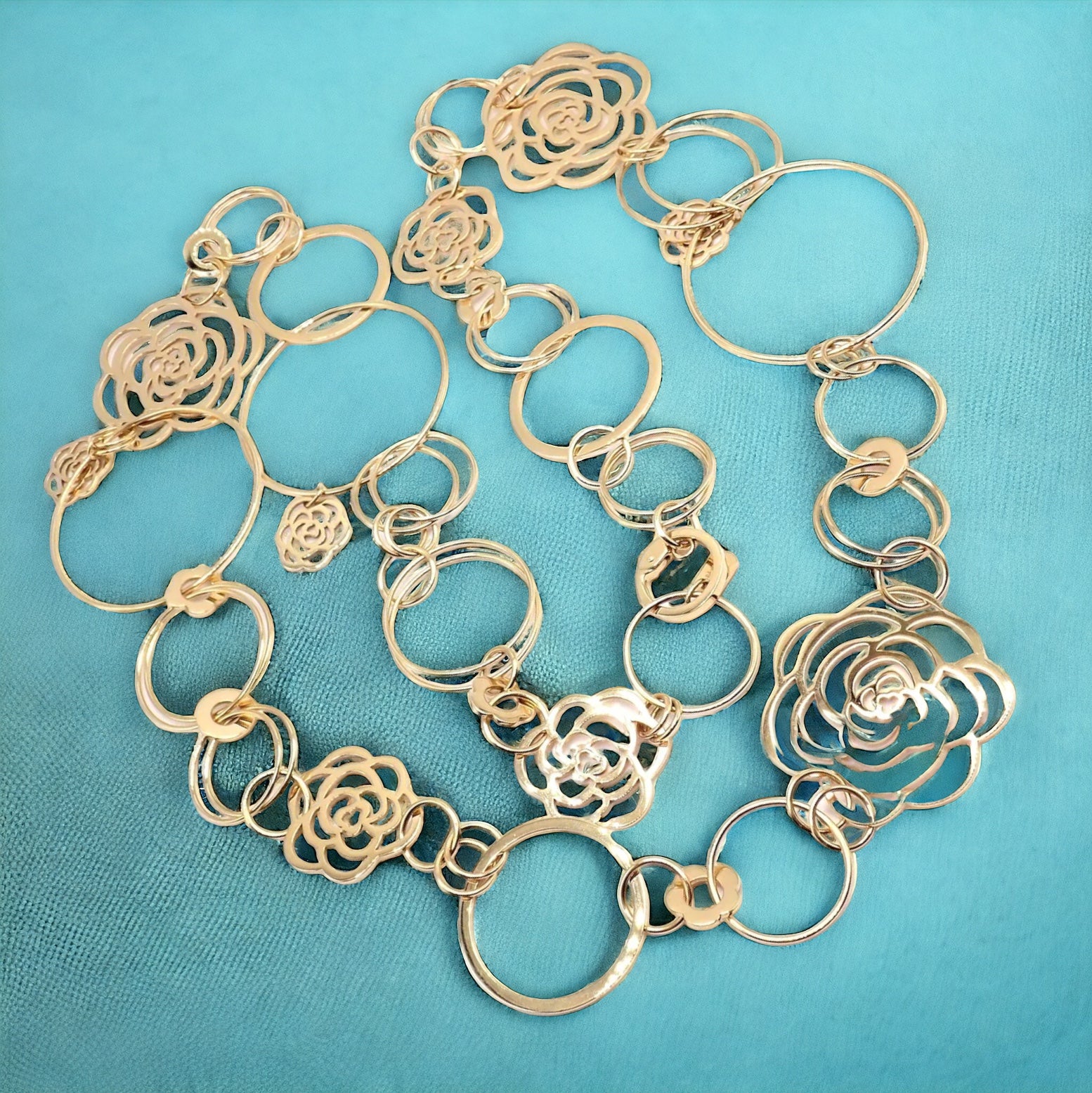Chanel Camélia 18k Yellow Gold Flower Pendant Necklace - Large Size with Certificate - Perfect for Luxury Gifts & Special Occasions