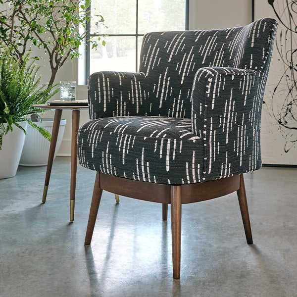 360-Degree Swivel Barrel Chair - Modern Upholstered Accent Chair for Living Room, Office & Lounge - Comfortable Padded Seat with Sturdy Metal Base - Perfect for Reading, Relaxing & Small Spaces