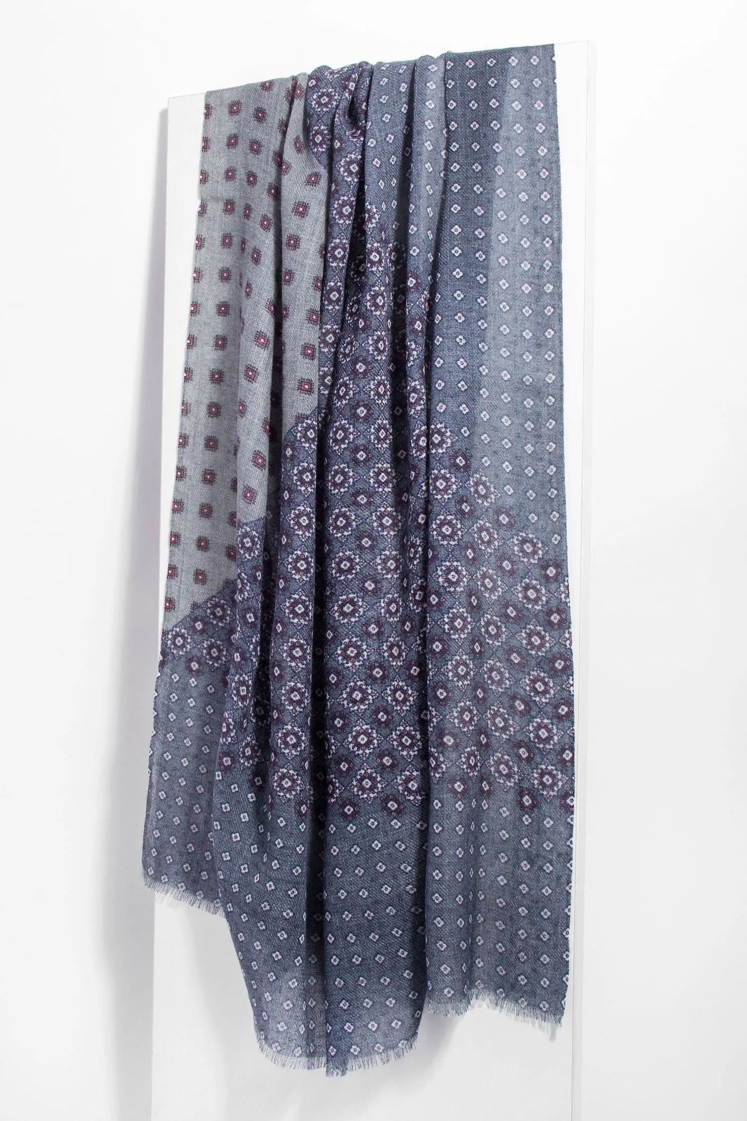 Premium Men's Wool Scarf - Soft & Warm Winter Accessory for Outdoor Activities, Travel & Fashion