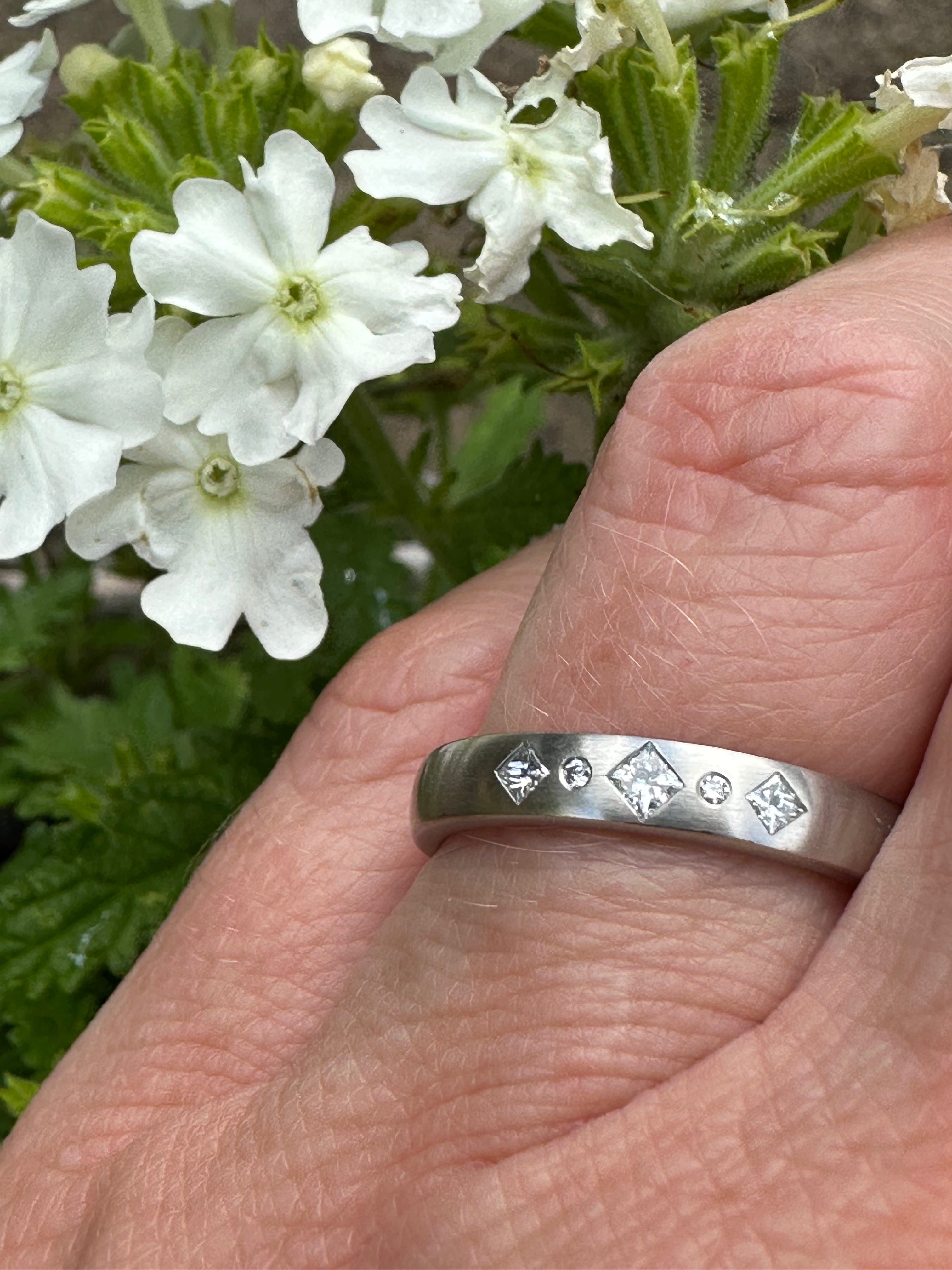 Platinum Multi-Stone TW VS1 0.15ct Diamond Ring - Size N | Elegant Wedding Band, Anniversary Gift & Engagement Jewelry for Women