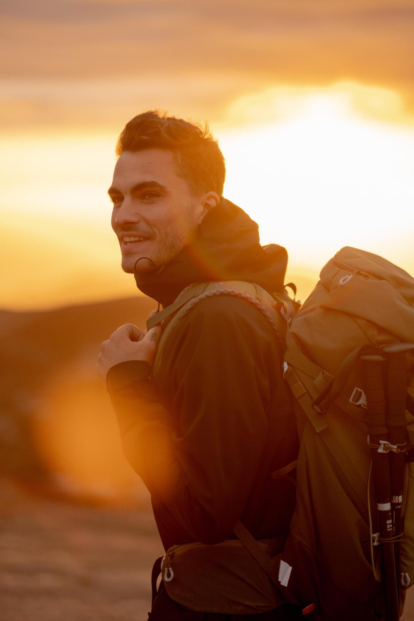 Quechua MH500 Men's Lightweight Waterproof Hiking Jacket - Outdoor Trekking & Camping Gear for All-Weather Protection