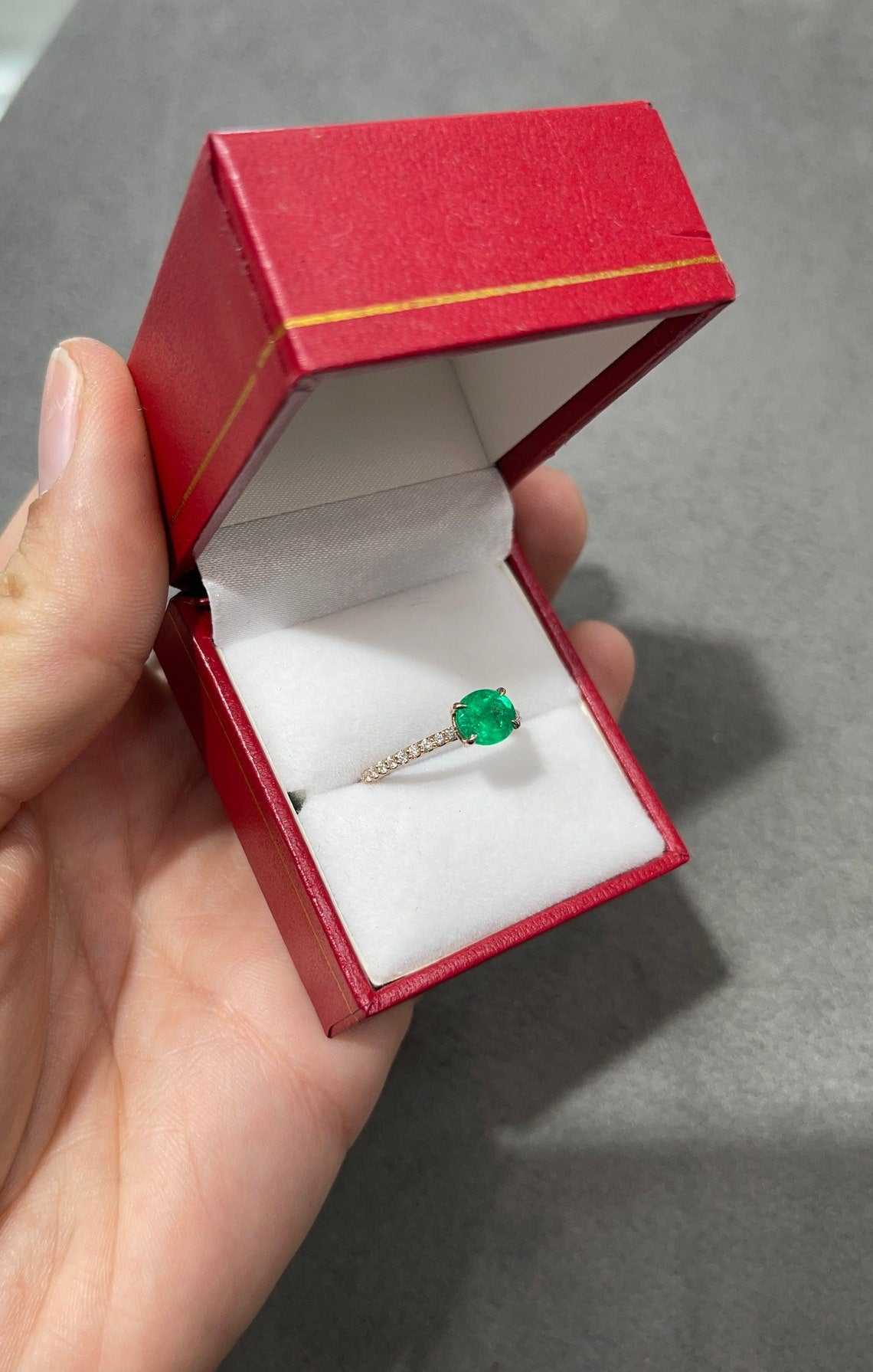 1.50tcw Vibrant Green Colombian Emerald & Diamond Engagement Ring in 14K Gold - Perfect for Proposals, Anniversaries & Special Occasions
