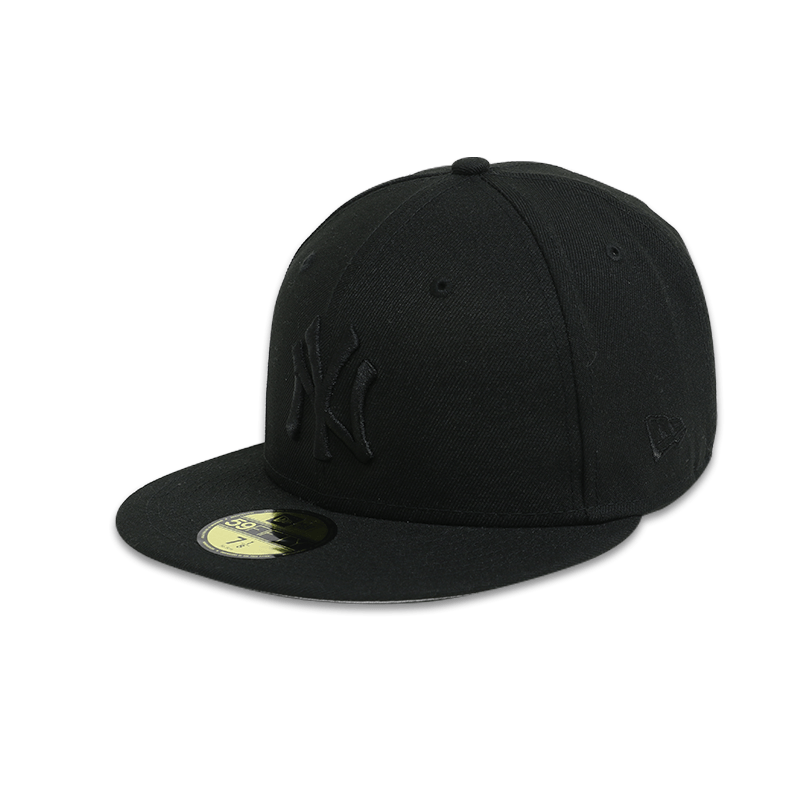 New Era New York Yankees Blackout Basic 59FIFTY Fitted Hat - Official MLB Baseball Cap for Men & Women - Perfect for Games, Streetwear & Sports Fans