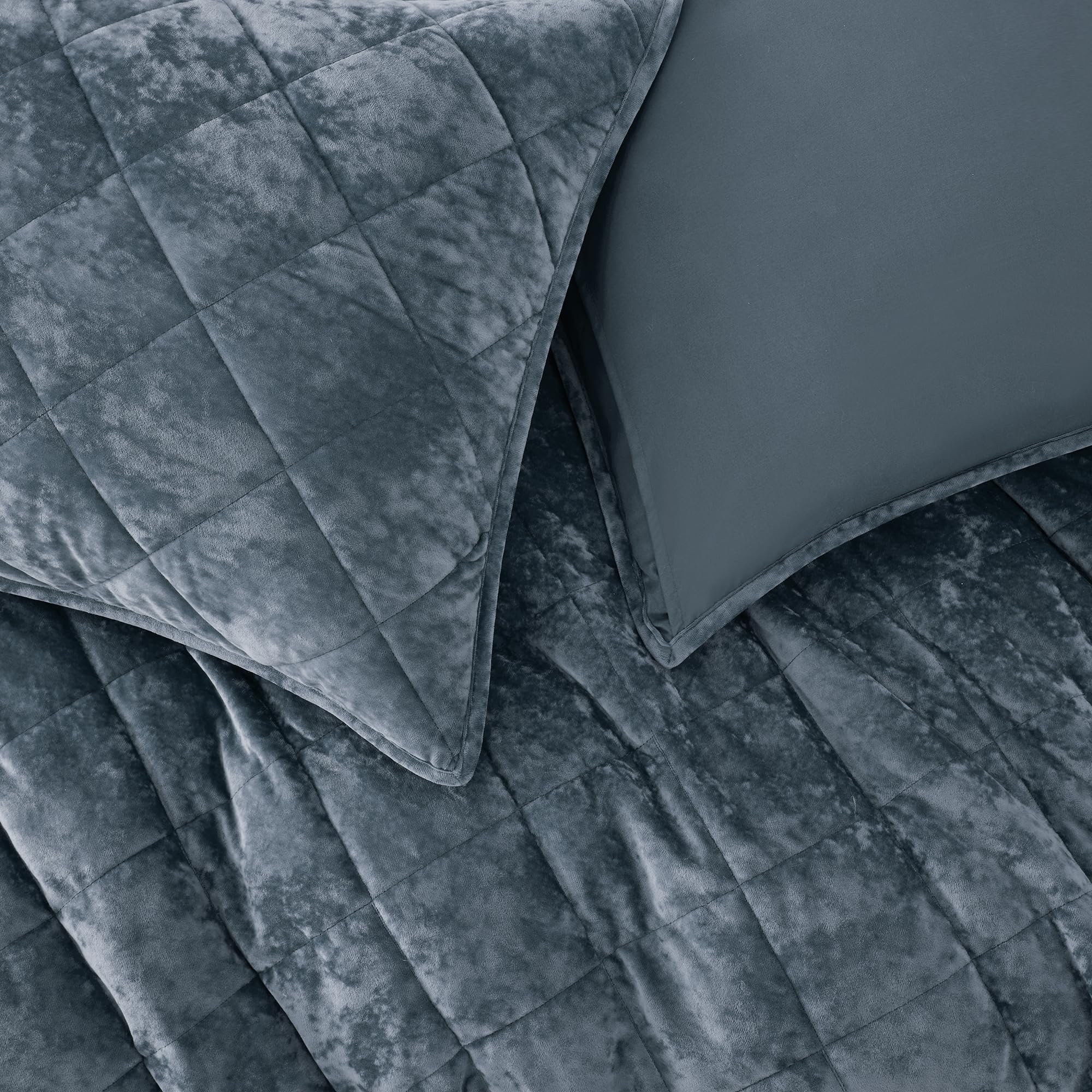 Luxury Velvet Quilt Set King Size - Ultra Soft Lightweight Summer Velvet Comforter Set with Diamond Pattern, Oversized Bedspread Coverlet & 2 Shams for All Seasons (Lake Blue, King) | Perfect for Master Bedroom, Guest Room & Cozy Home Decor