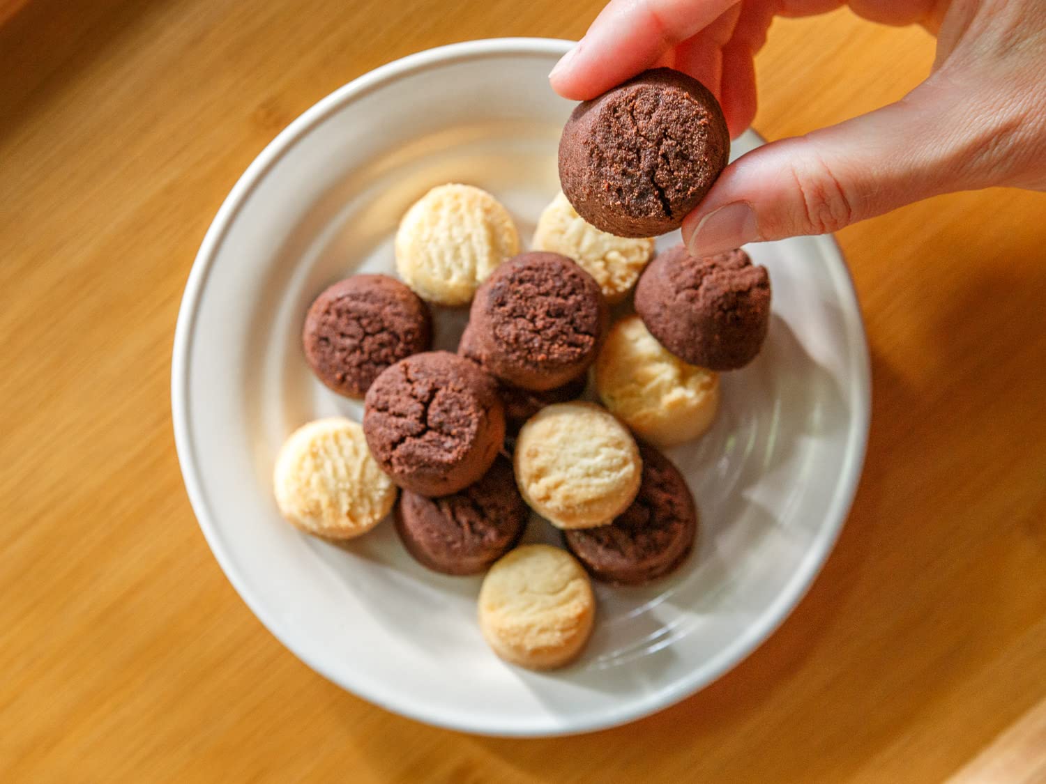 Northwest Expressions Gourmet Shortbread Butter Cookies 2 Pack Combo - Classic & Chocolate Flavors | Handcrafted Artisanal Scottish-Style Shortbread Biscuits | 4 oz Resealable Pouches | Perfect for Tea Time, Gifts & Holiday Treats