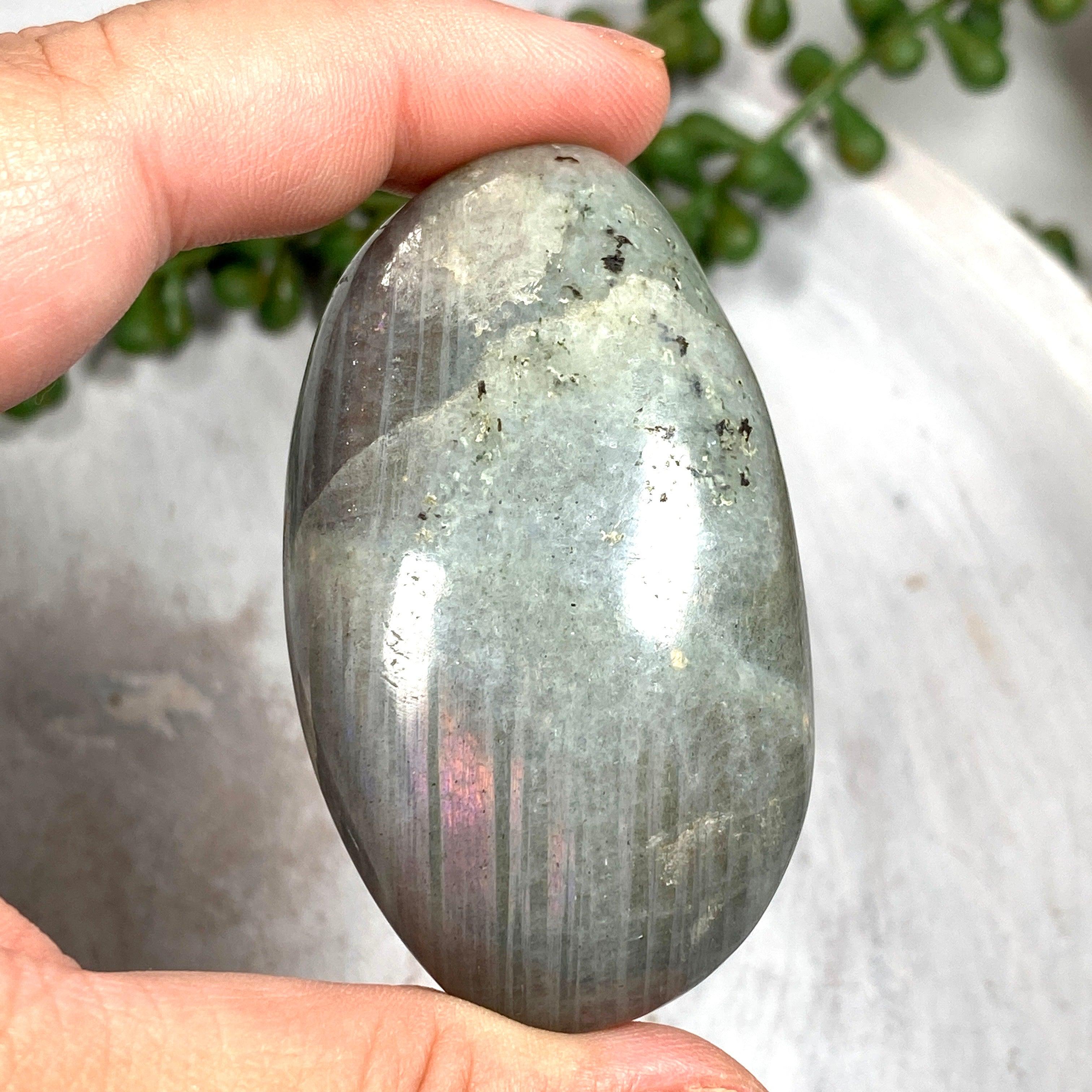 Natural Purple Labradorite Palm Stone - Healing Crystal for Meditation, Stress Relief & Energy Balancing - Perfect for Reiki, Yoga & Spiritual Practices