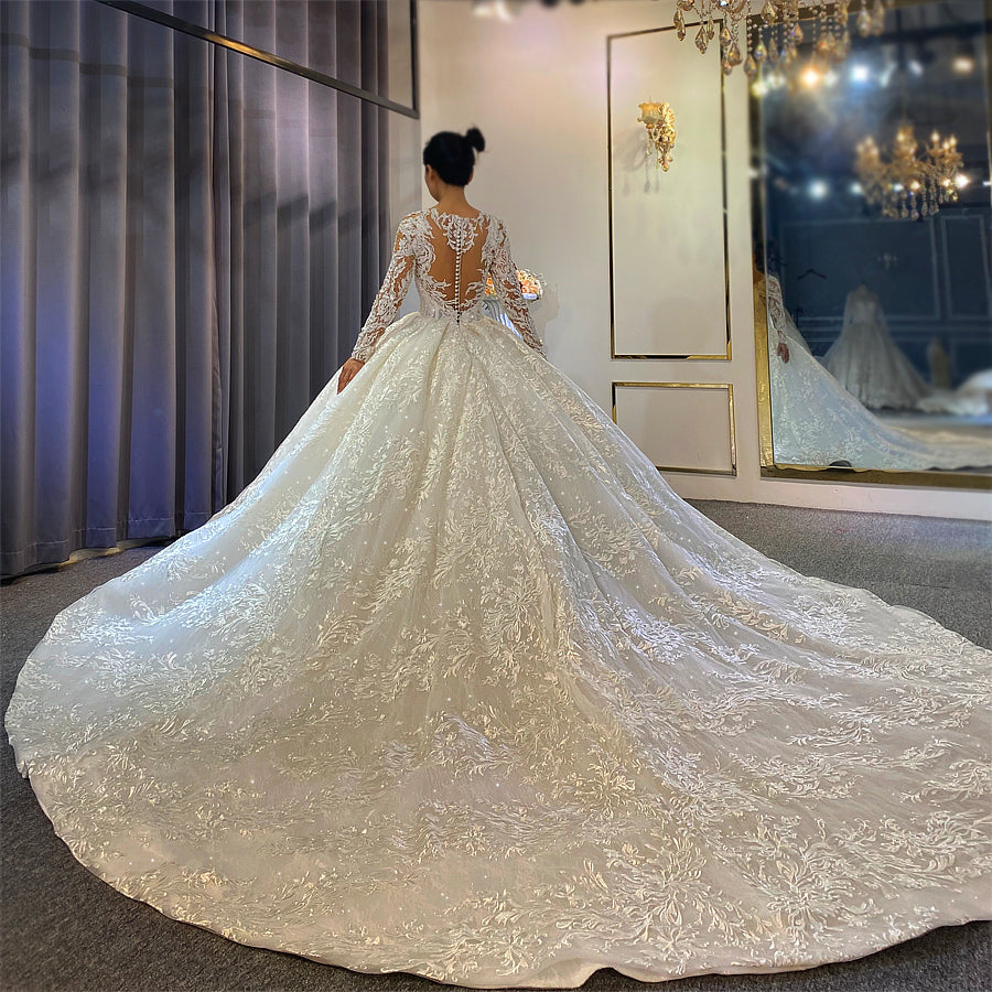 Amanda Novias Design Lace Ball Gown Wedding Dress 2022 | Luxury A-Line Bridal Gown for Bride | Perfect for Church Weddings, Beach Ceremonies & Formal Receptions