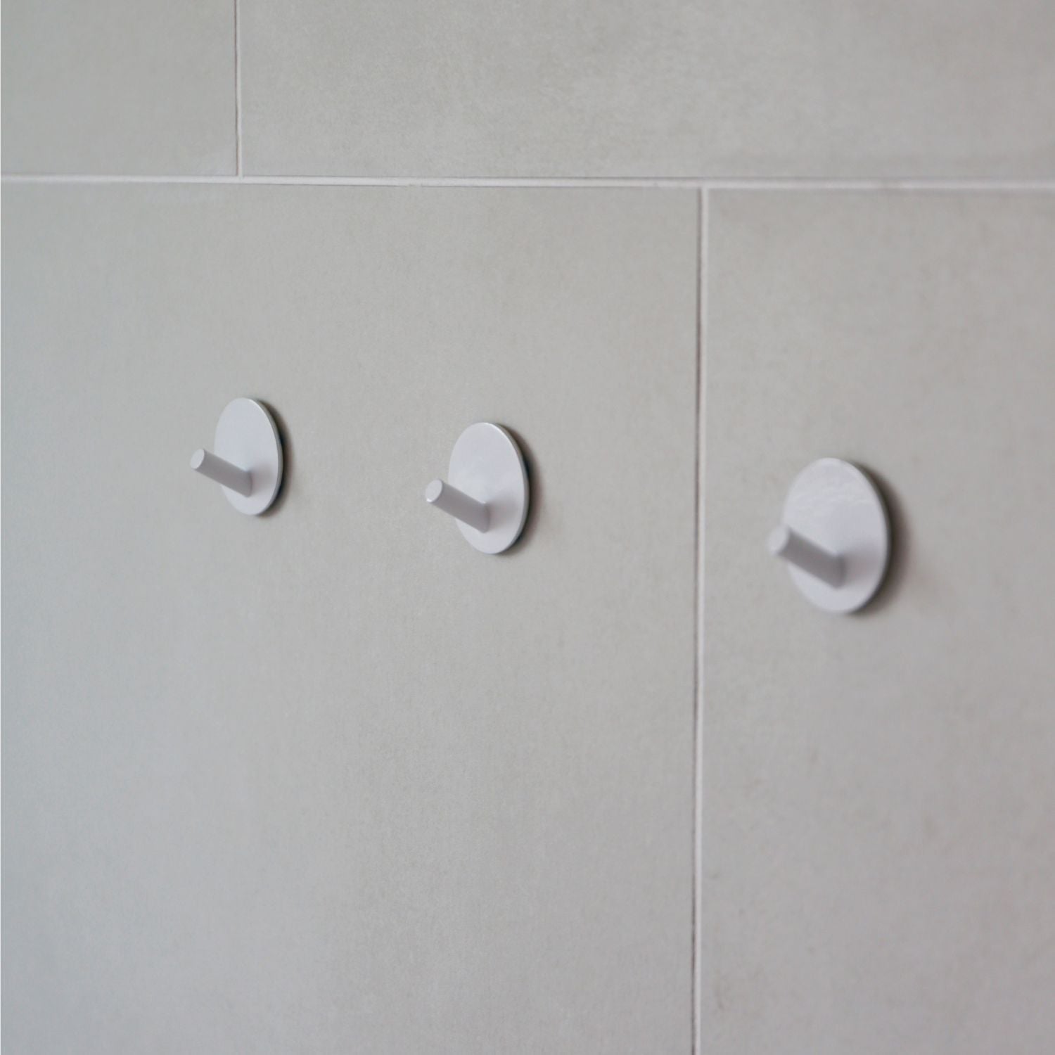 DESIGNSTUFF Self Adhesive Stainless Steel Hooks - Heavy Duty Wall Hooks for Hanging Keys, Hats, Towels - White (3 Pack) - Perfect for Kitchen, Bathroom, Garage Organization