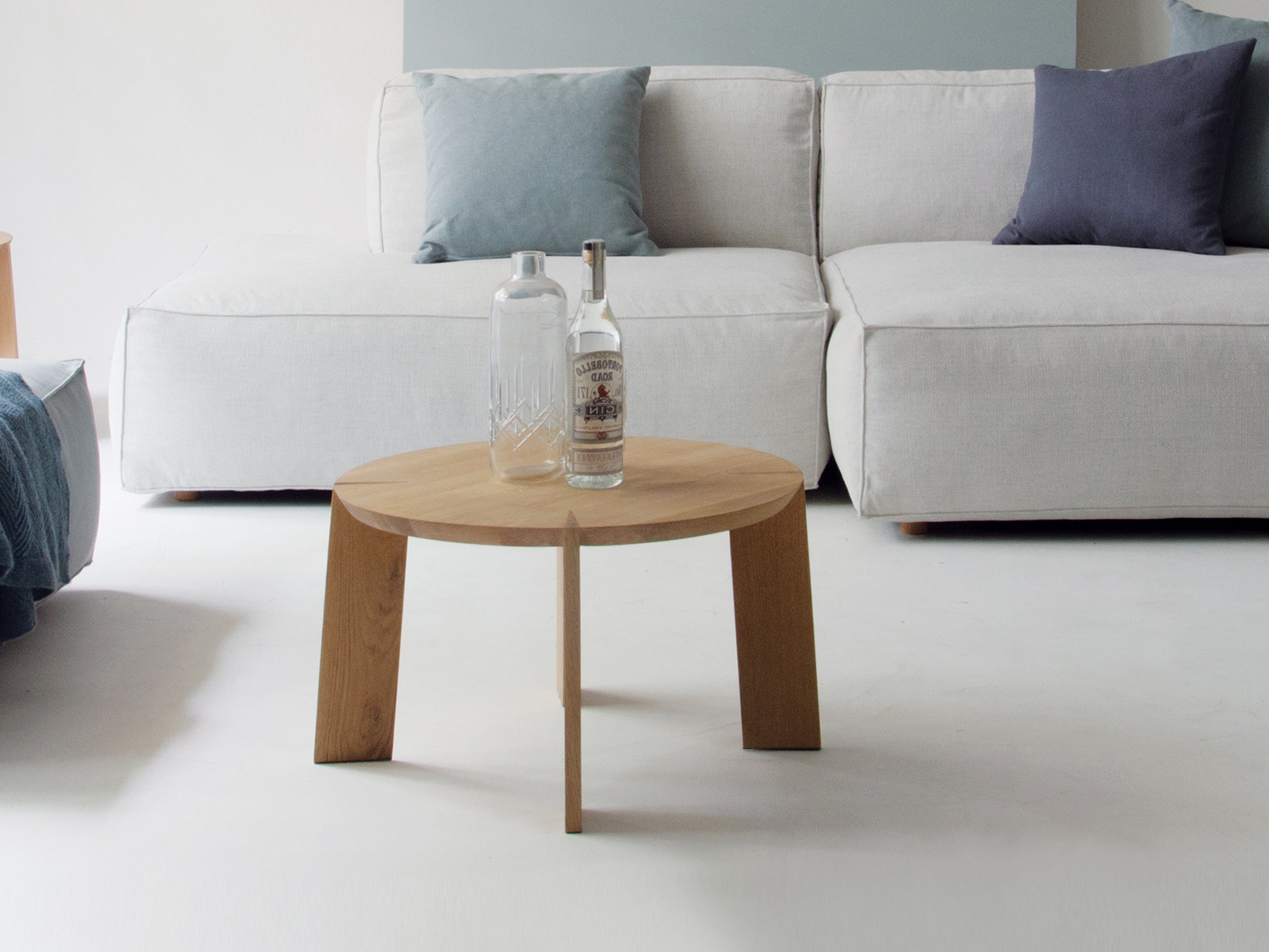 Modern Kile Coffee Table - Stylish & Functional Living Room Furniture for Small Spaces - Perfect for Apartments, Lounges & Home Decor