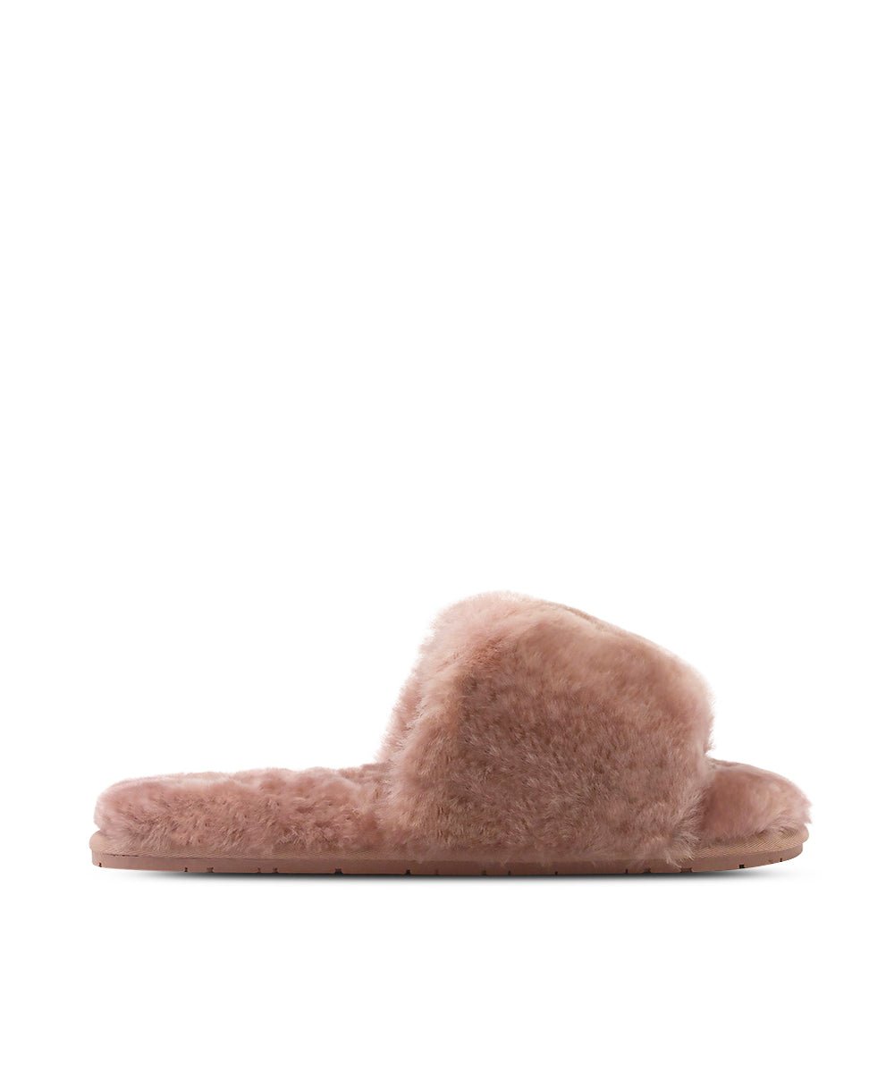 Women's UGG Fluffy Slippers - Cozy Indoor/Outdoor House Shoes for Winter Comfort - Perfect for Home, Lounge & Cold Weather Wear