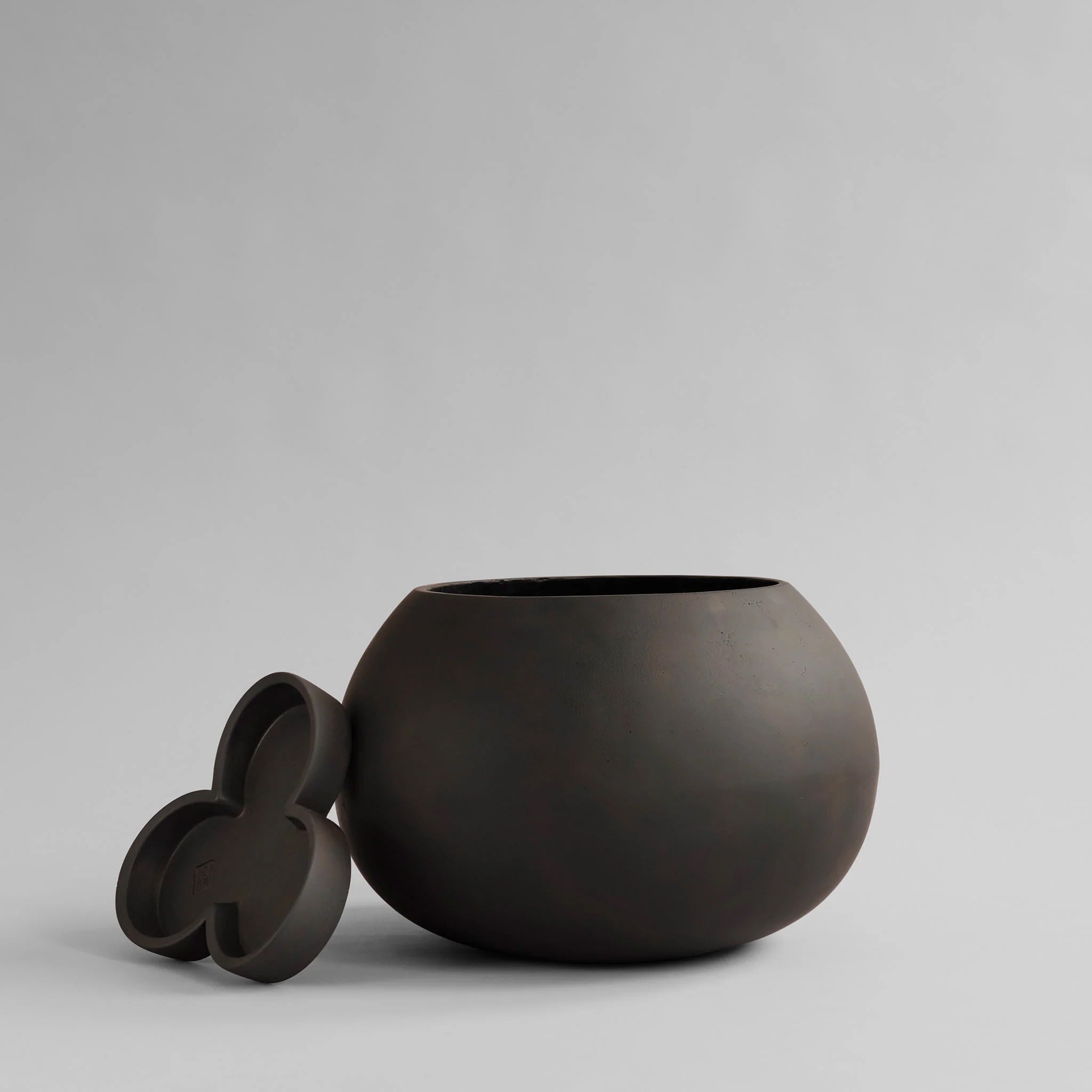 101 COPENHAGEN Urchin Plant Pot - Medium Size in Coffee Brown | Modern Ceramic Planter for Indoor Plants, Succulents & Home Decor | Perfect for Living Room, Office & Shelf Display
