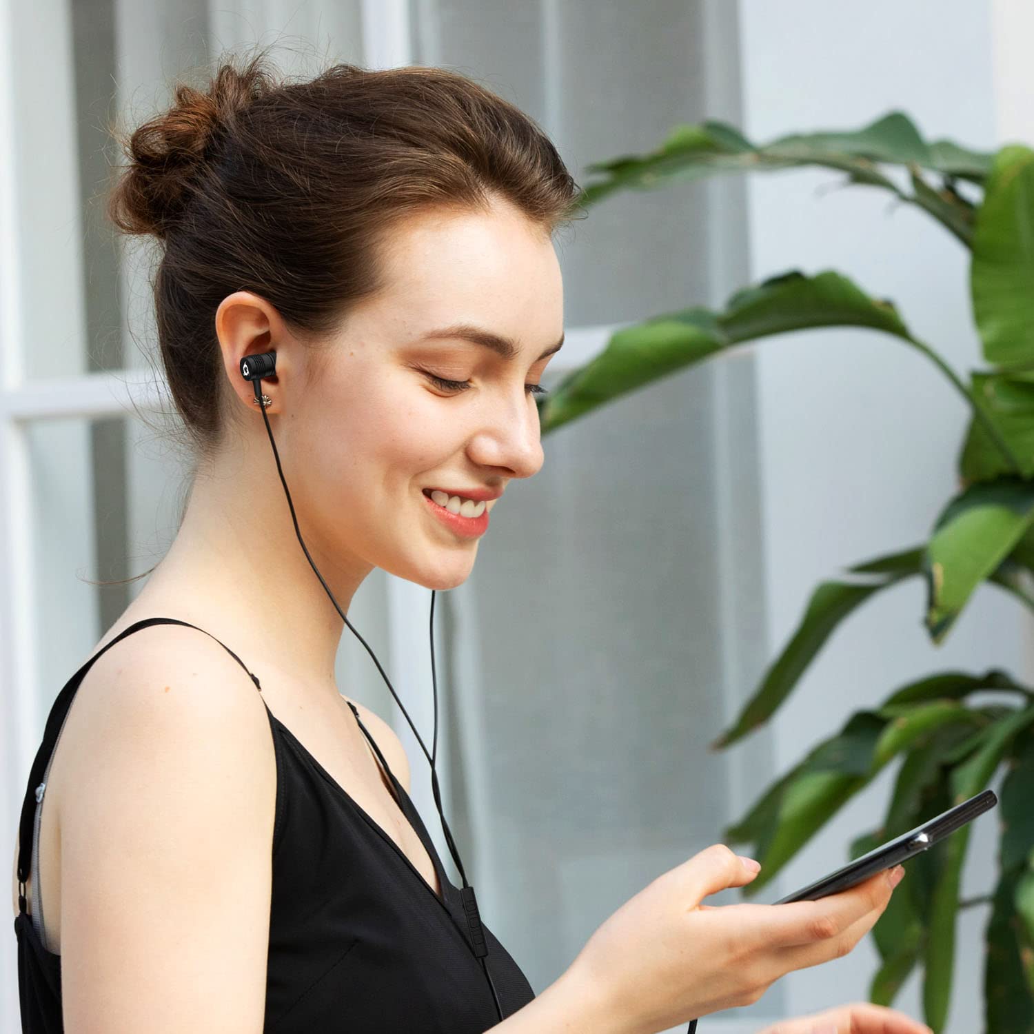 KLIM F1 USB C Wired Earphones with Microphone - High Quality Sound, Noise Cancelling, Durable Design - Compatible with Huawei, Sony, Samsung & More - Perfect for Gaming, Travel & Work Calls (5-Year Warranty)