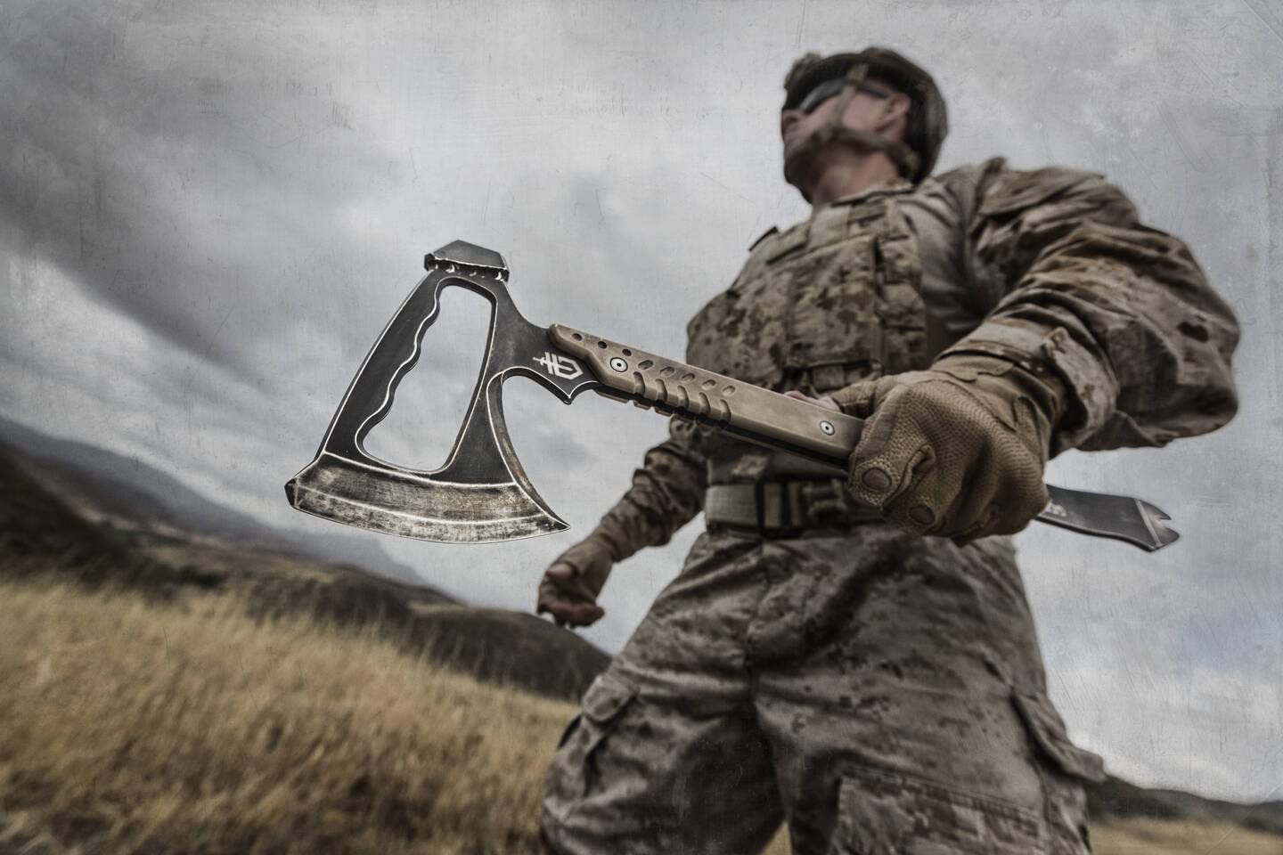 Gerber Gear Downrange Tactical Tomahawk Survival Multitool - Camping Axe with Hammer Head & Steel Pry Bar - Includes Molle-Compatible Sheath - Perfect for Outdoor Survival, Bushcraft & Tactical Missions