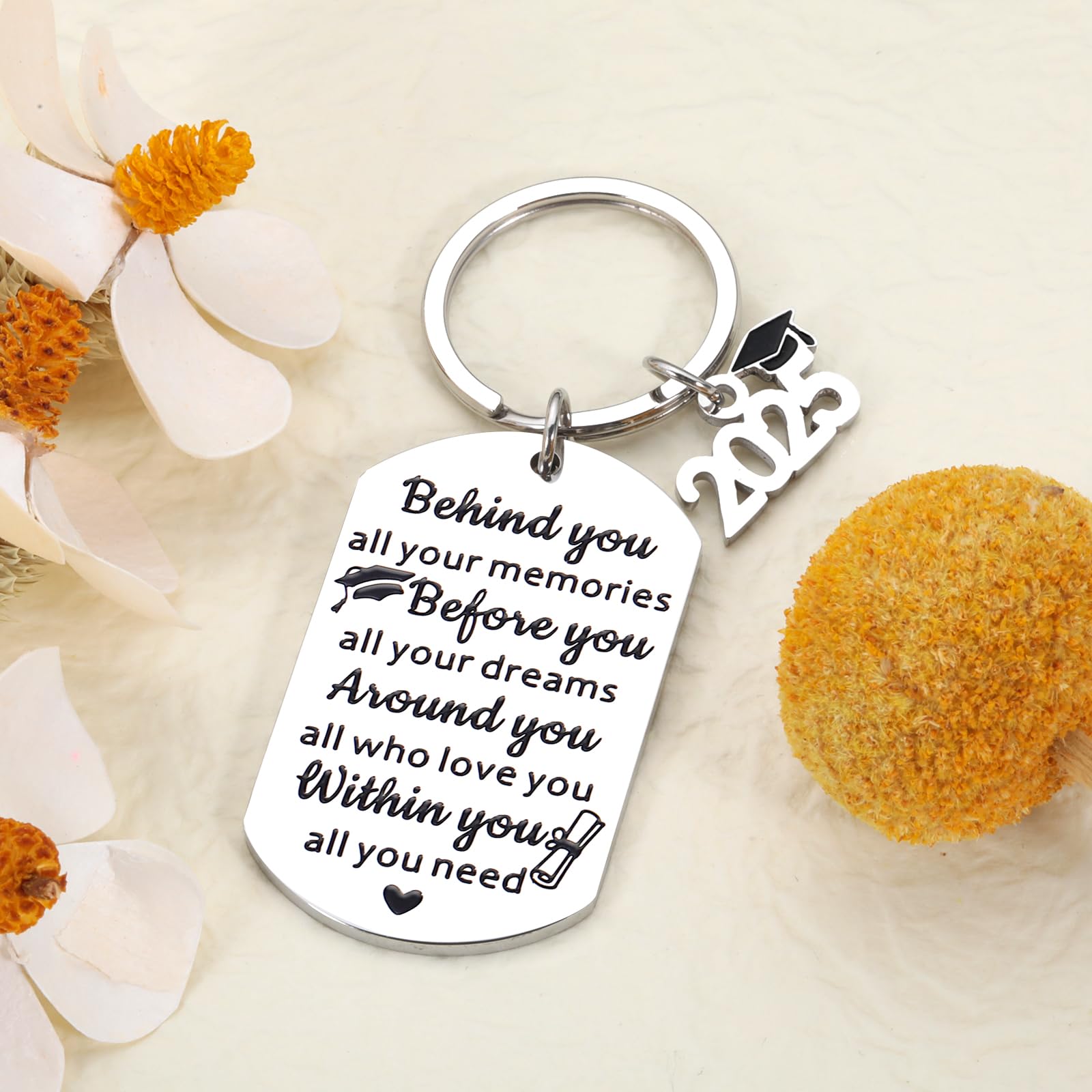 2025 Graduation Keychain - Silver Engraved Modern Unisex Gift for Men & Boys - Perfect for Graduation Ceremonies, Parties & Keepsakes