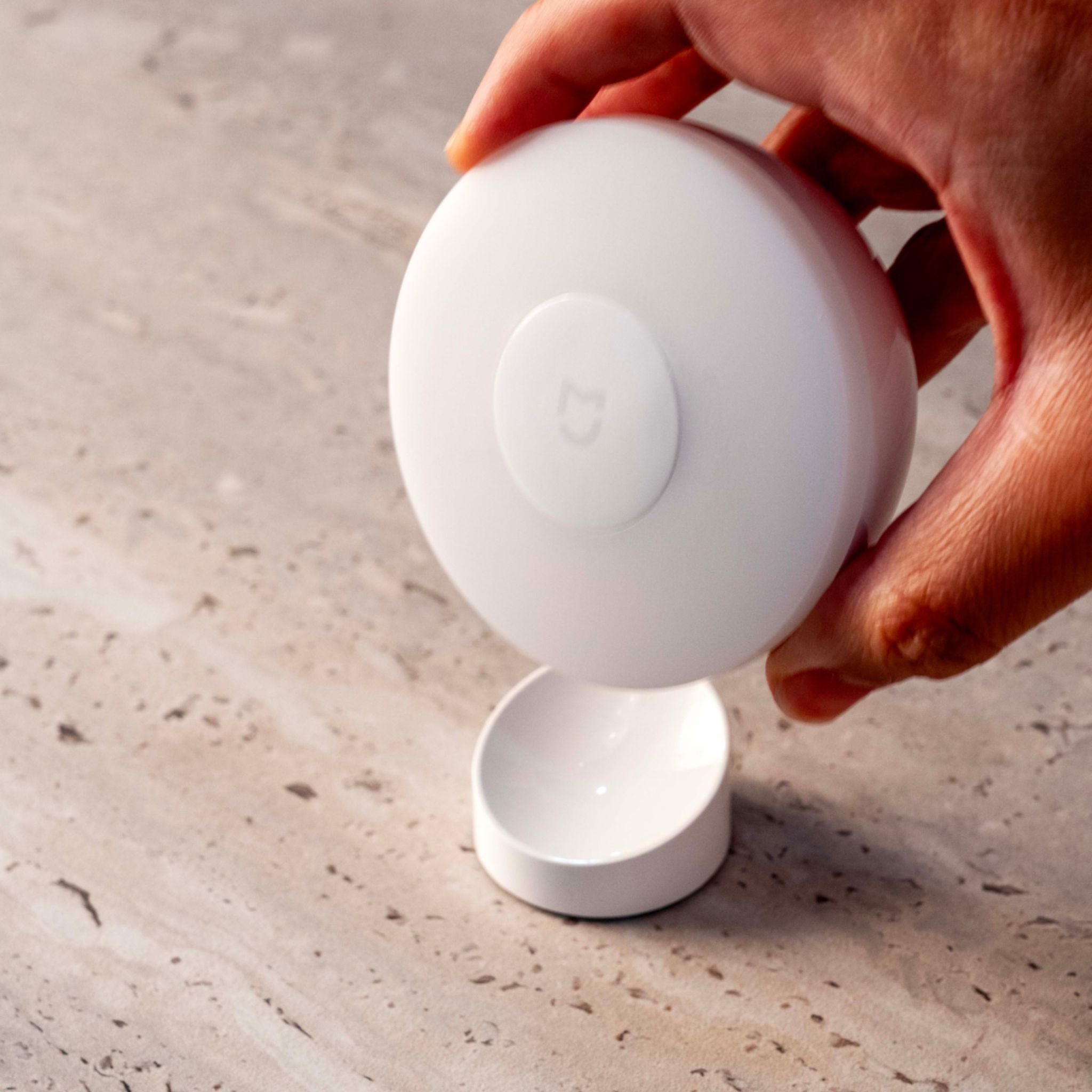 DESIGNSTUFF Motion Sensor Night Light - Battery Operated, Wireless LED Nightlight for Bedroom, Hallway, Bathroom - Auto On/Off, Soft White Glow for Safe Night Navigation