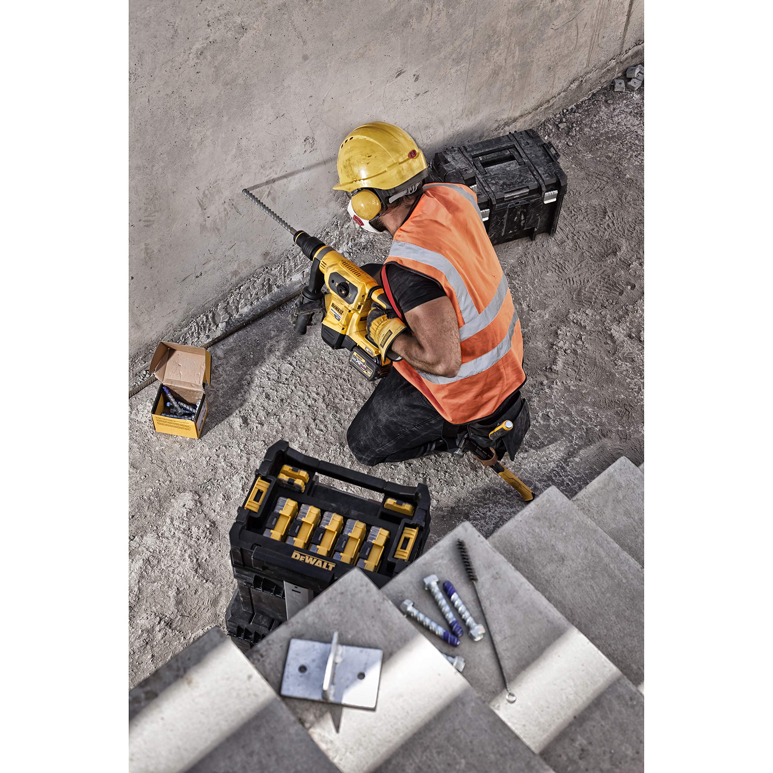 **DEWALT DT60838-QZ SDS-Max Rotary Hammer Drill, 35 x 570 x 440mm – Heavy-Duty Concrete Drilling for Construction & Demolition**