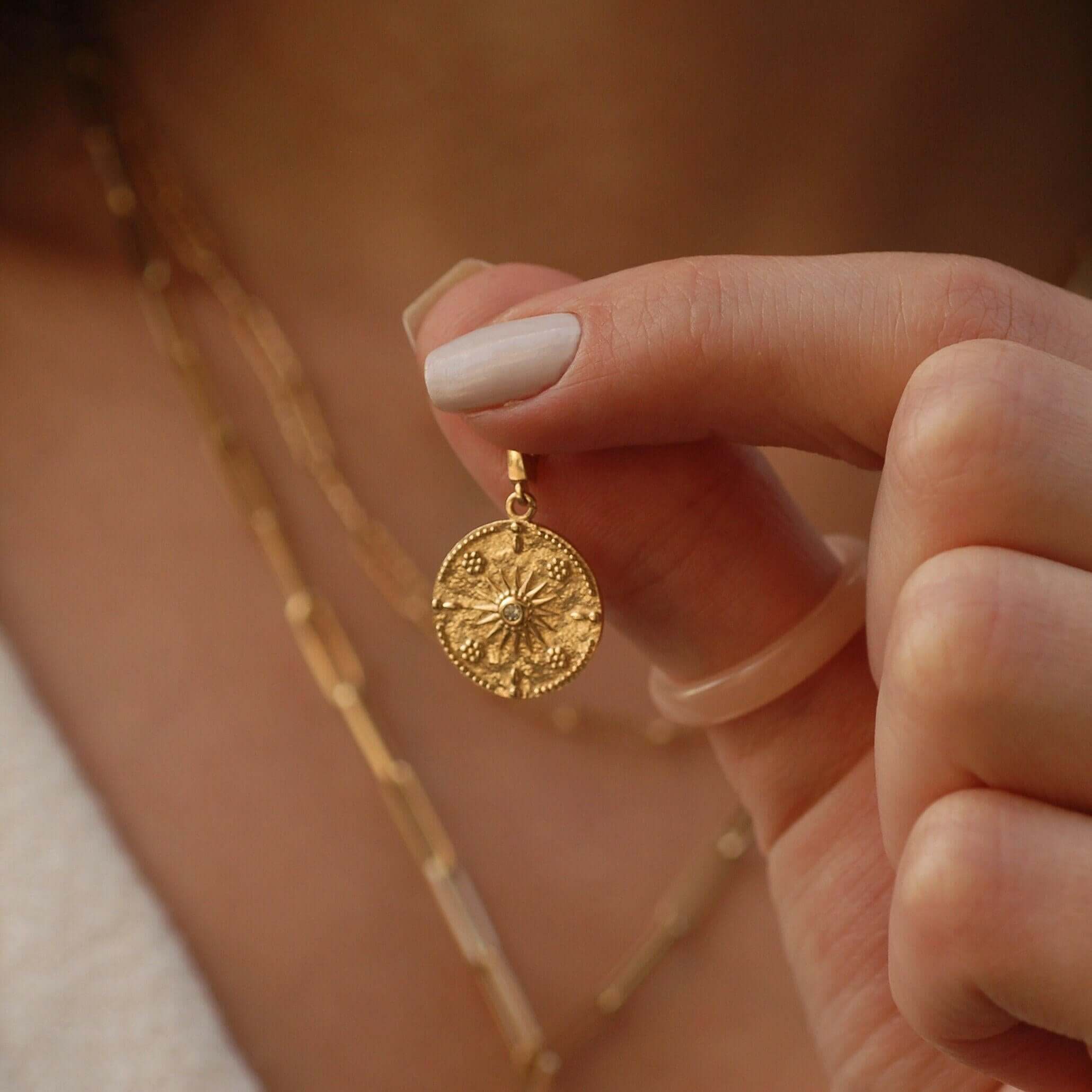 14K Solid Gold Sunburst Necklace for Women - Elegant Layering Pendant Jewelry Gift for Birthday, Anniversary & Valentine's Day | Perfect for Everyday Wear, Date Nights & Special Occasions