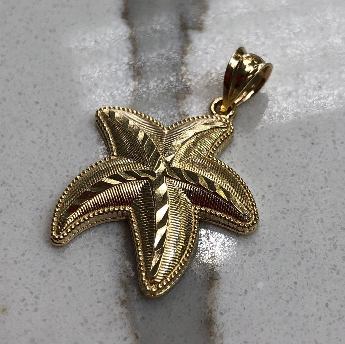 14K Yellow Gold Starfish Pendant Necklace - Elegant Beach Jewelry for Women, Perfect for Summer Vacations, Beach Weddings & Coastal Fashion Accessories
