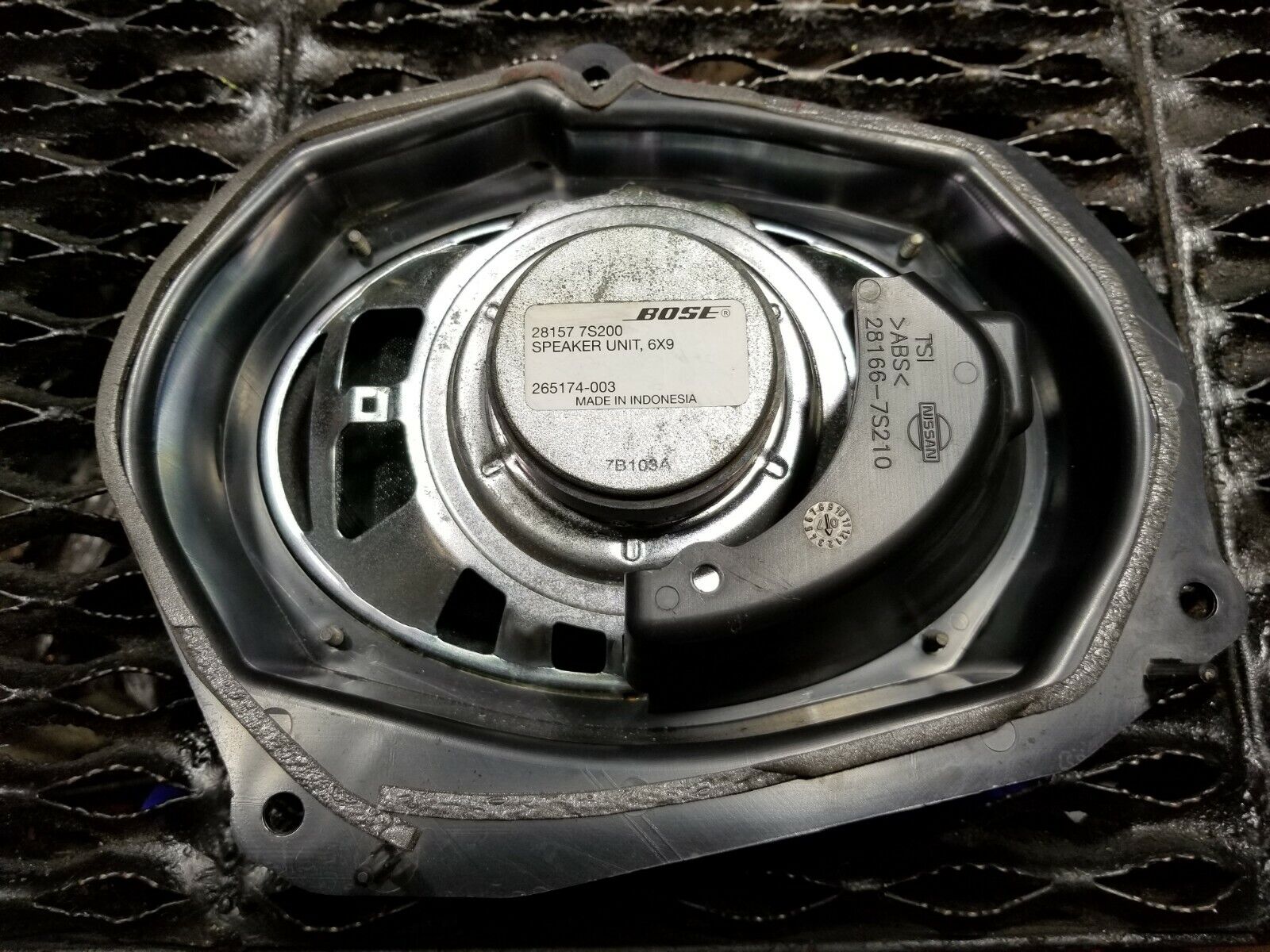 04-07 Infiniti QX56 Front Right Passenger Door Speaker OEM Replacement - Perfect for Car Audio Upgrade & DIY Installation