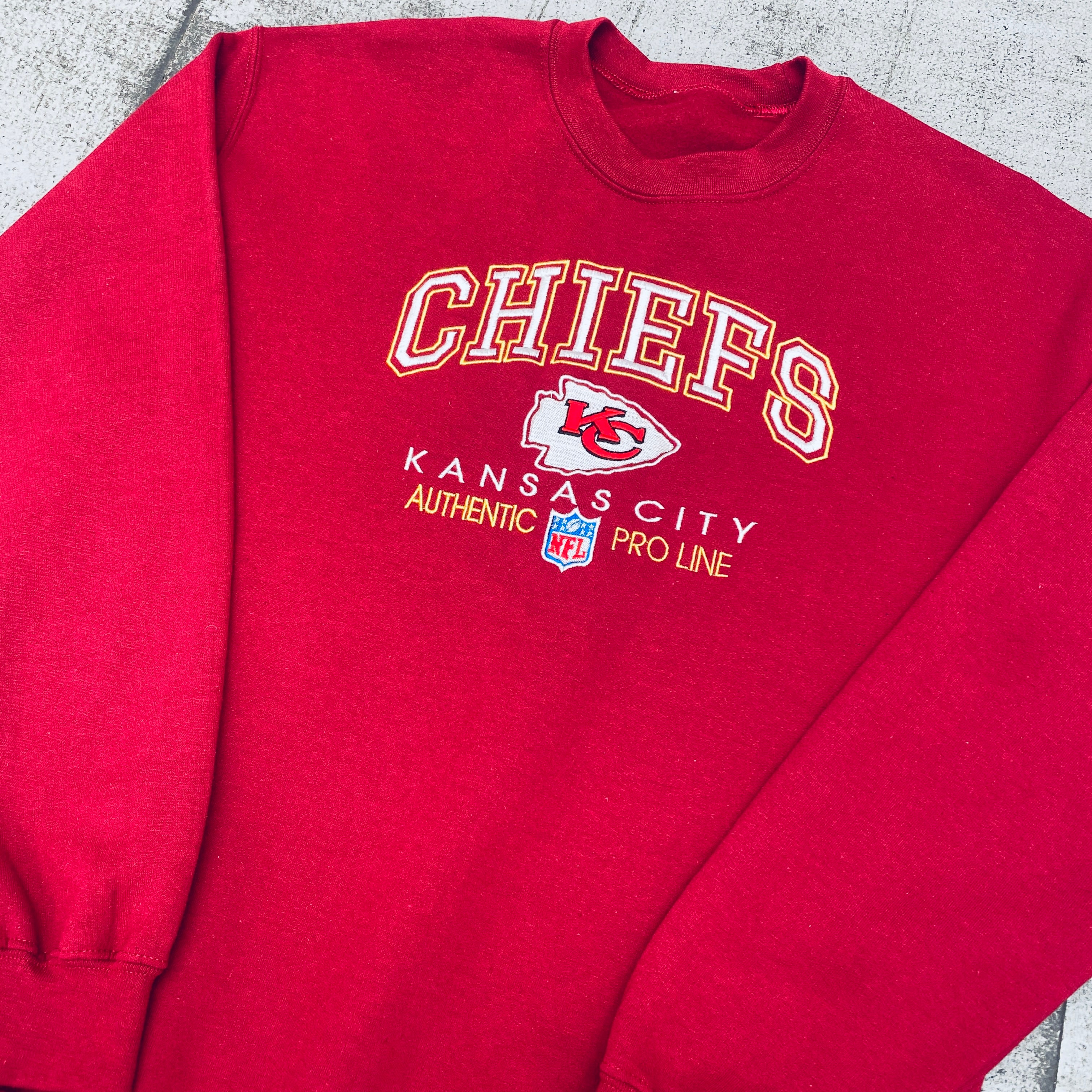 Kansas City Chiefs 2000s Embroidered Spellout Sweatshirt for Men - Vintage NFL Fan Gear for Game Day & Casual Wear