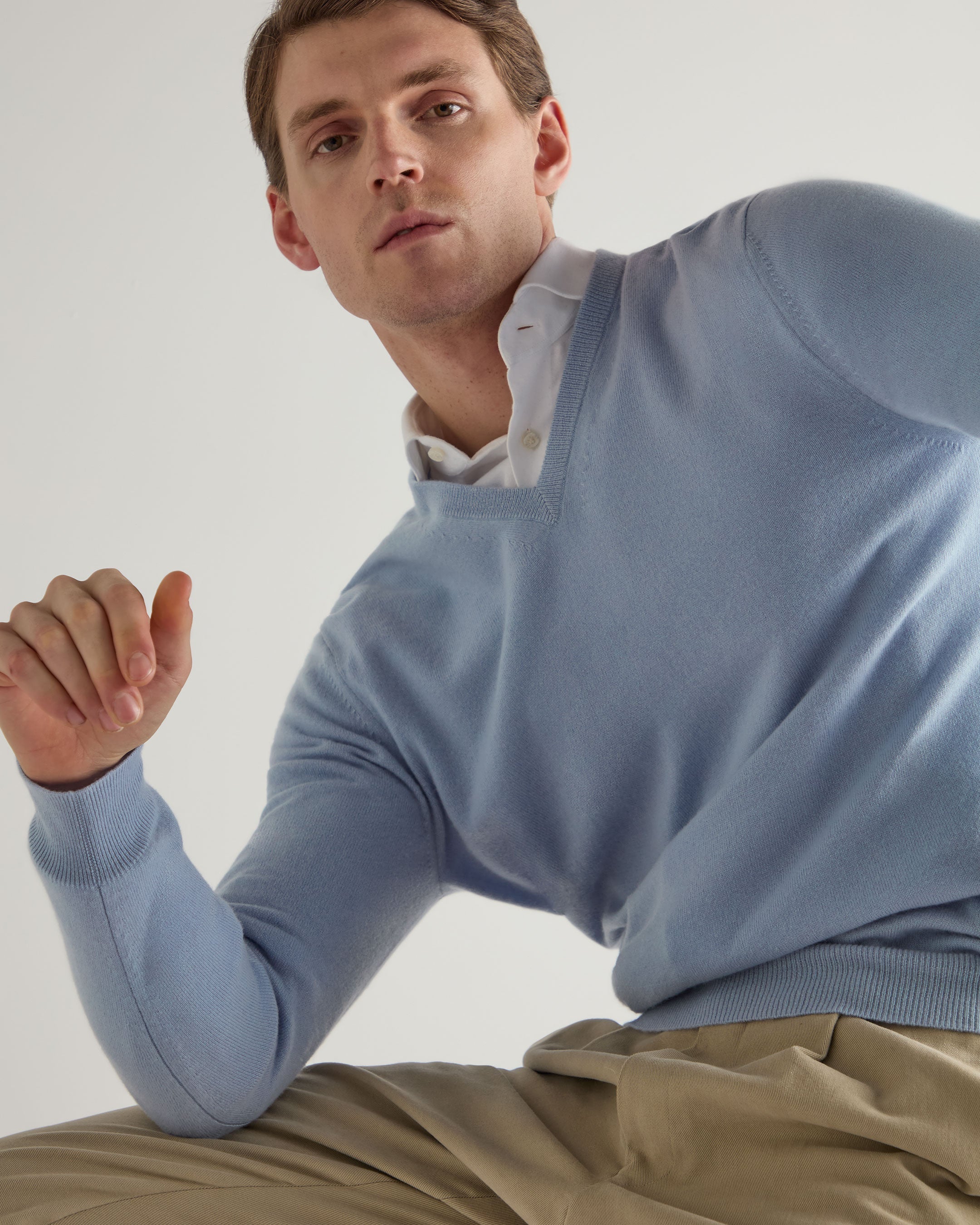 Premium Men's Burlington V-Neck Cashmere Sweater in Sea Mist Blue - Soft & Warm Winter Pullover for Casual & Office Wear