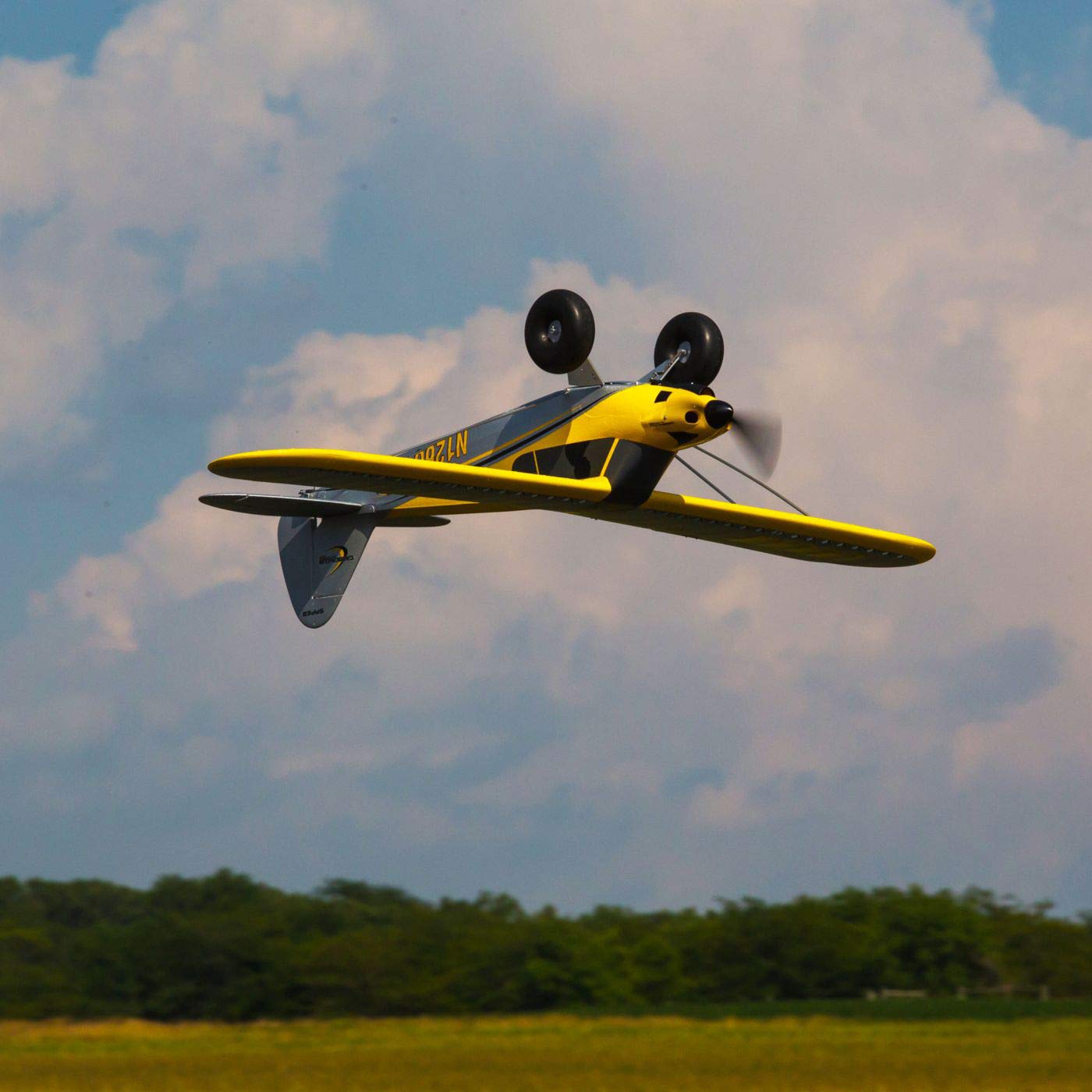 **HobbyZone Carbon Cub S 2 1.3m RTF RC Airplane with SAFE Technology - Includes Transmitter, Battery & Charger (HBZ32000, Yellow) - Perfect for Beginners & Outdoor Flying**    *(Optimized for Google SEO, translated to English, and includes usage scenario for hobbyists and outdoor enthusiasts.)*