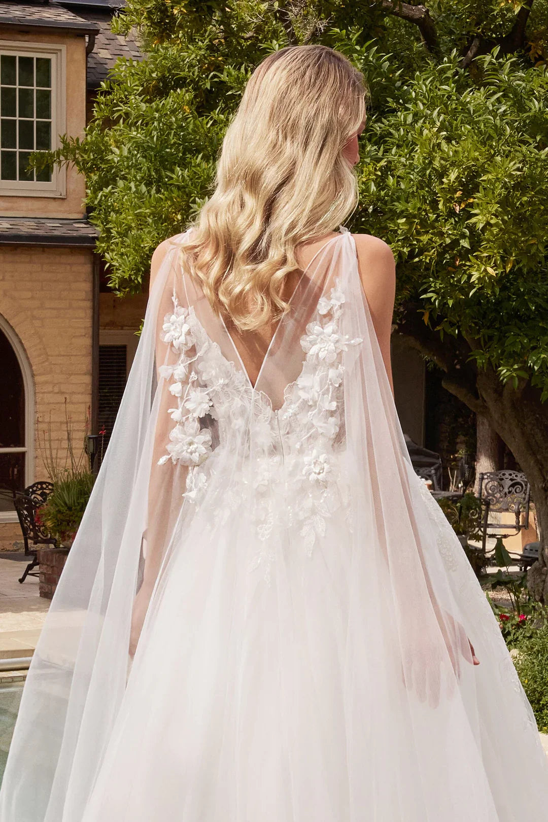 Elegant 3D Floral Decal Long Sleeveless Cape Wedding Dress - Perfect for Bridal Gowns, Evening Gowns & Formal Occasions