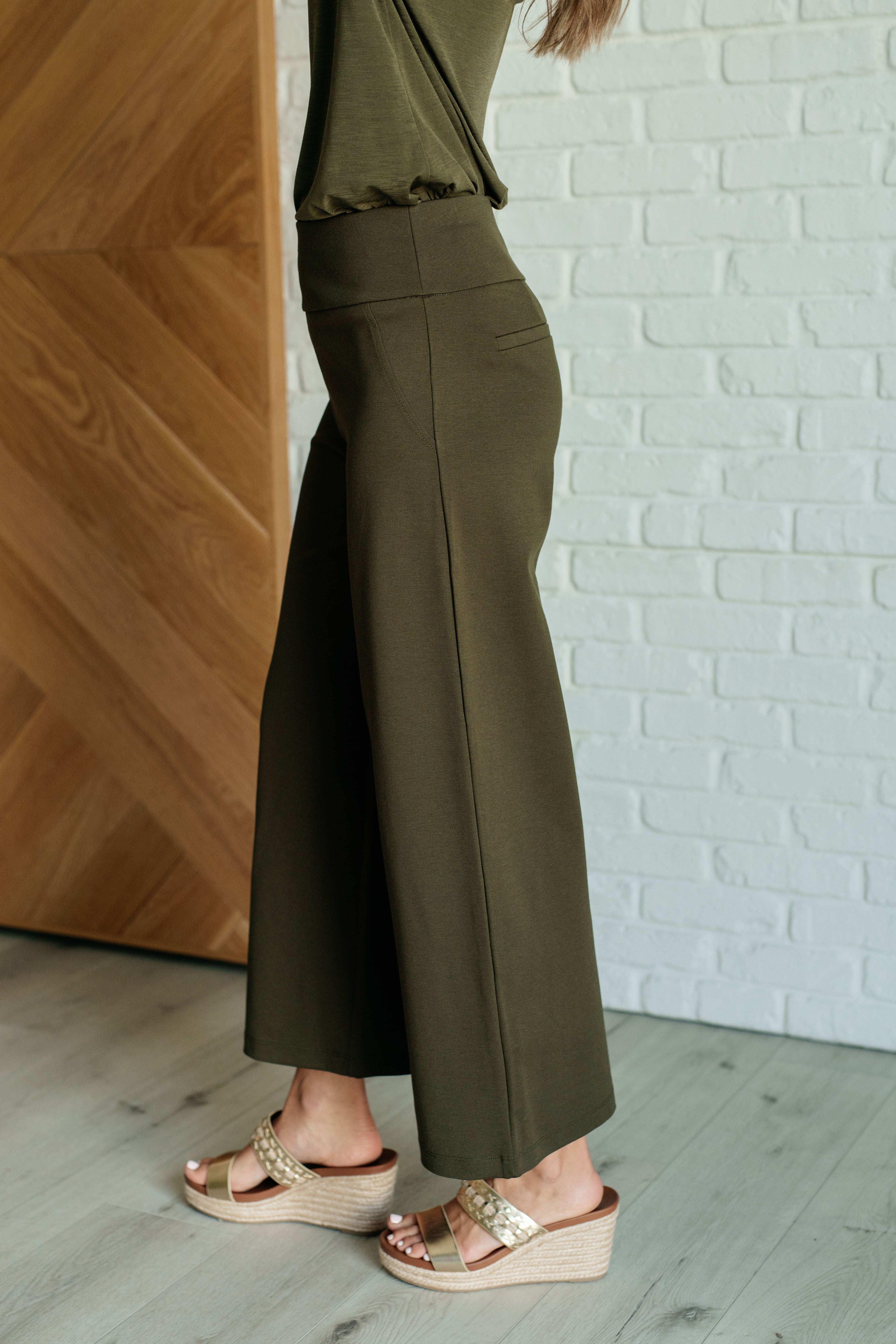 Stylish Olive Green Magic Wide Leg Crop Pants for Women - Comfortable High Waist Palazzo Trousers for Casual Wear, Office & Summer Outfits