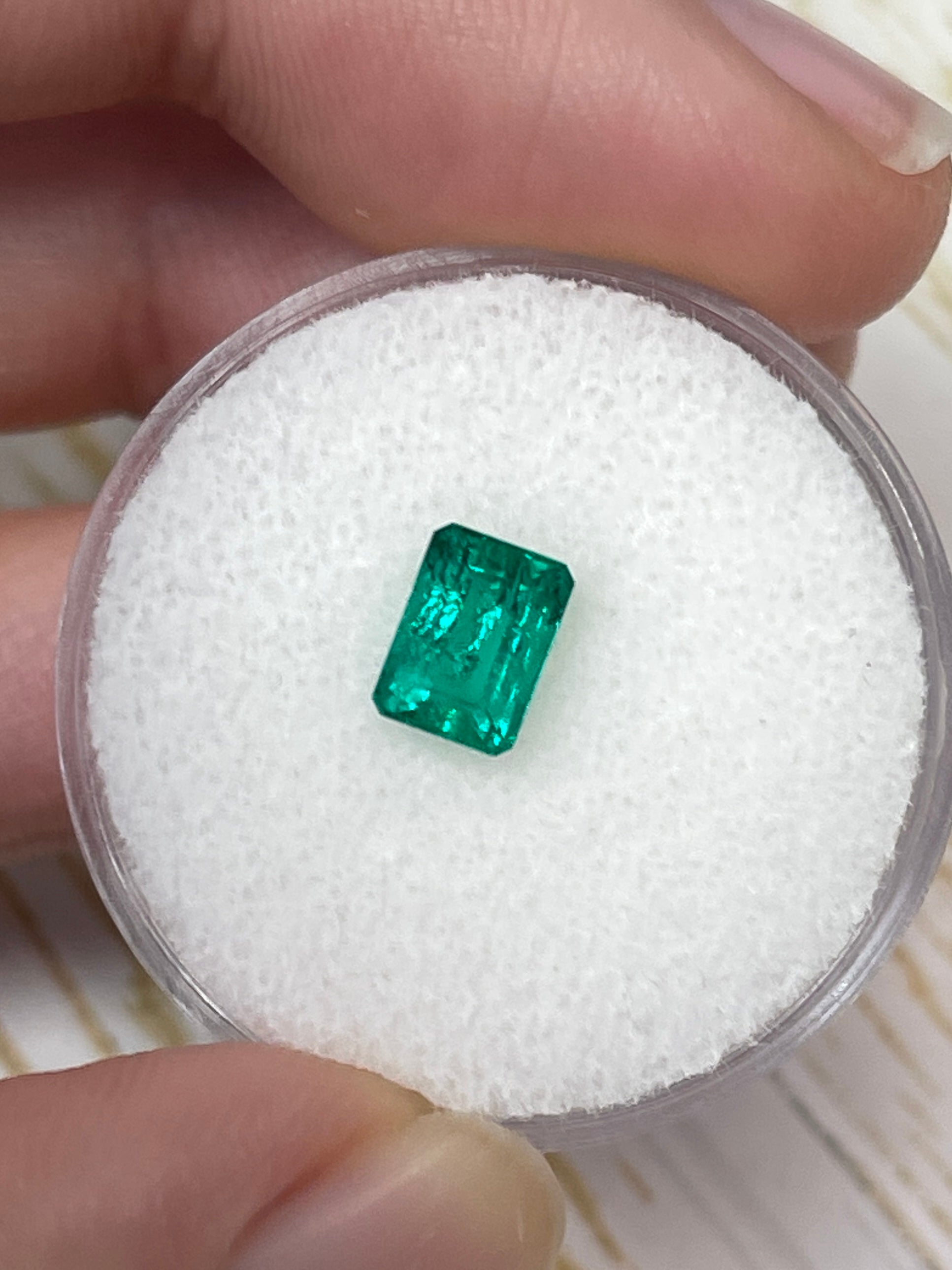 0.80 Carat 6.5x5mm Colombian Emerald Loose Gemstone - Emerald Cut for Jewelry Making, Engagement Rings & Fine Jewelry Designs