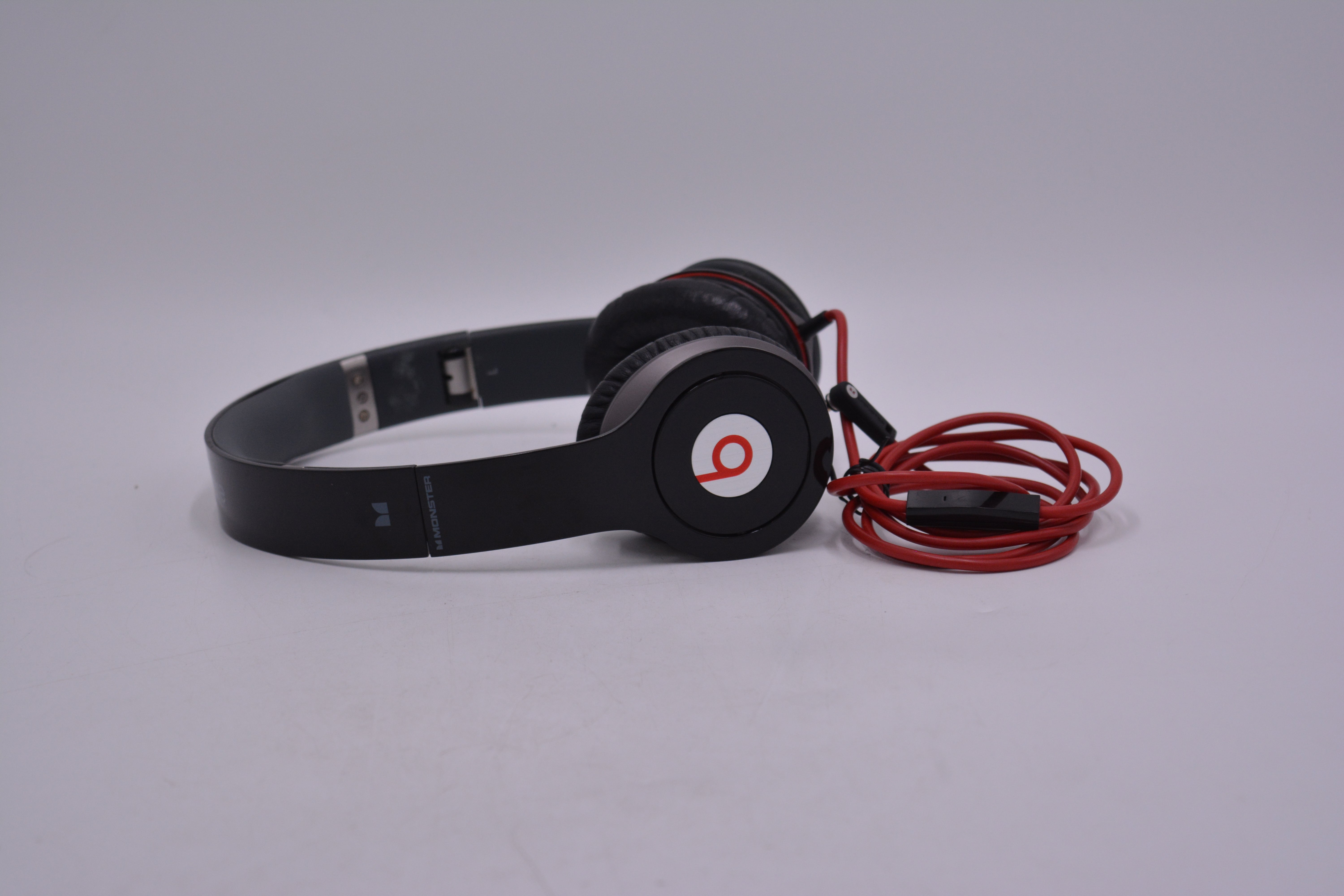 Beats EP On-Ear Wired Headphones by Dr. Dre - Black/Red | High-Quality Sound for Music, Gaming & Work | Lightweight & Comfortable for All-Day Use