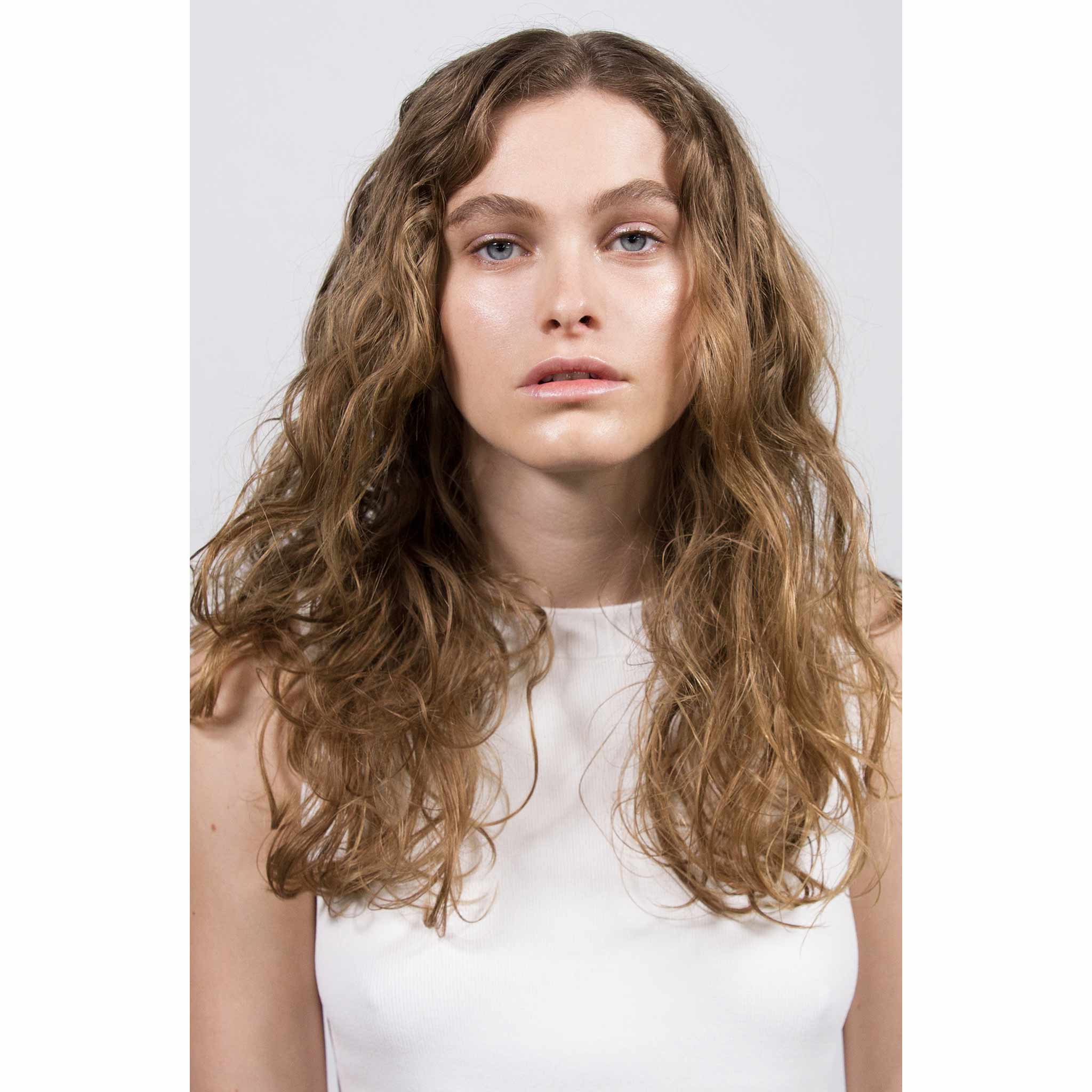 High Dive Moisture and Shine Crème - Hydrating Hair Cream for Frizz Control & Shine Enhancement - Perfect for Dry, Damaged Hair & Styling at Home or Salon