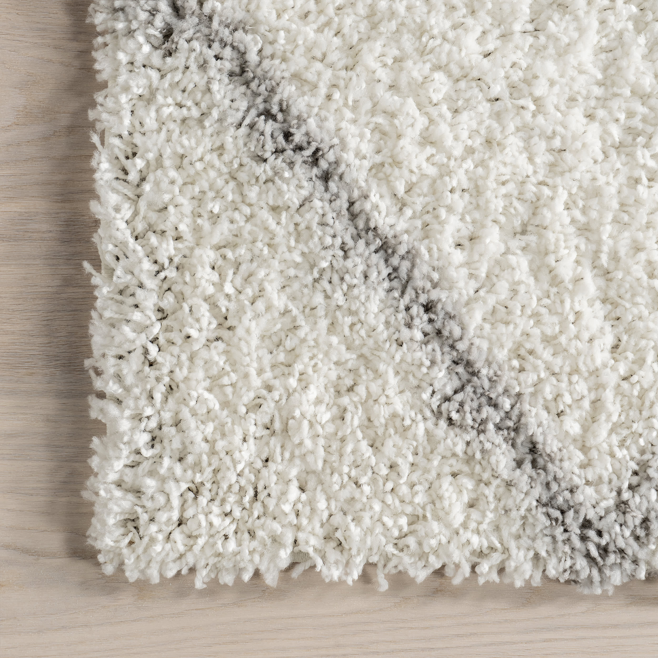 Soft and Plush Easy Shag Lattice Rug in White - Perfect for Living Room, Bedroom, or Nursery Decor