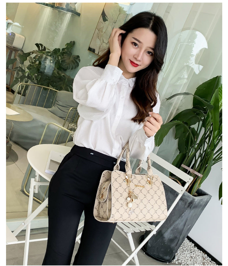 Stylish Women's Messenger Bags - Fashionable Crossbody Purses for Ladies | Perfect for Work, Travel & Everyday Use
