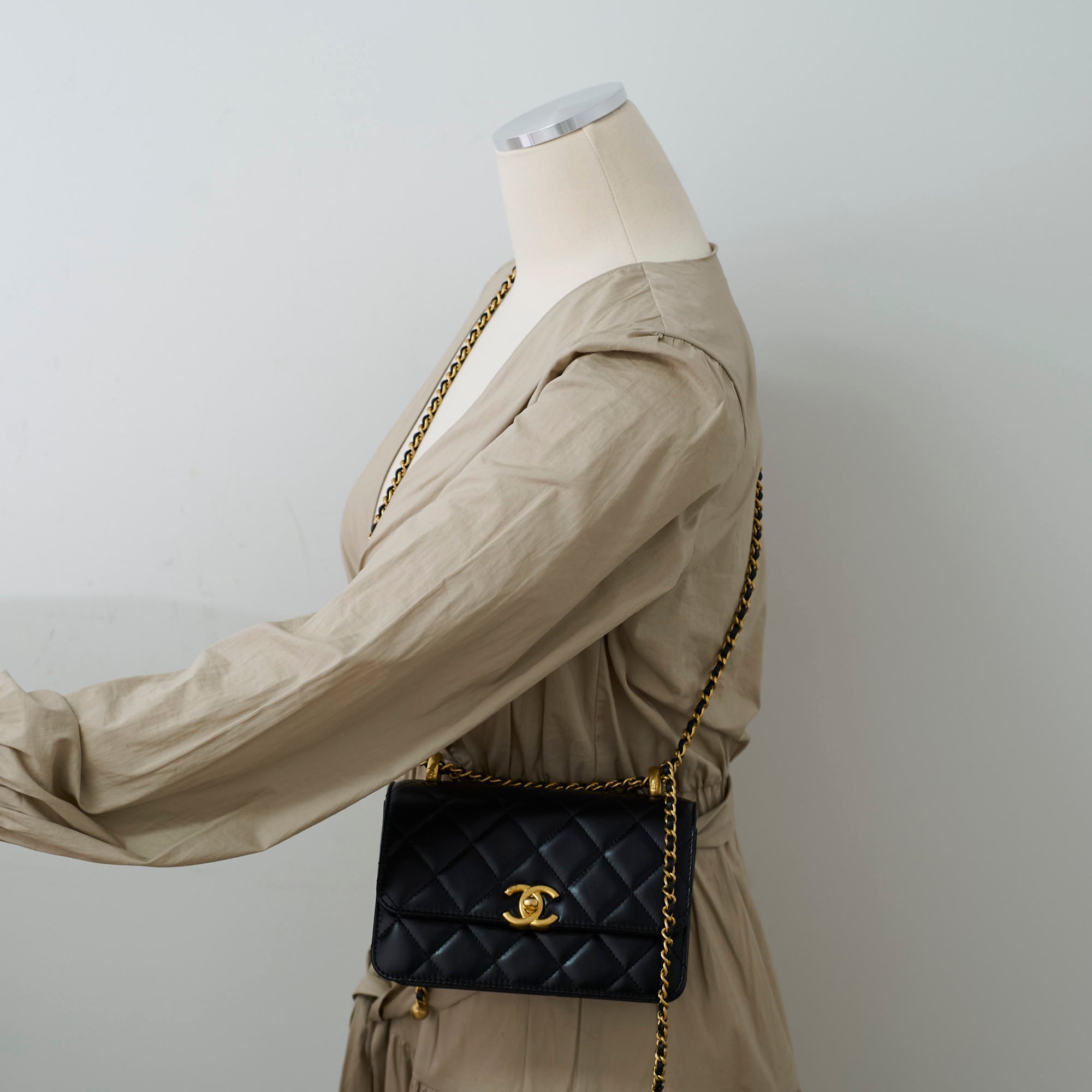 Chanel Perfect Fit Flap Bag Black Microchipped 2023 - Luxury Designer Handbag for Women, Everyday Use & Special Occasions