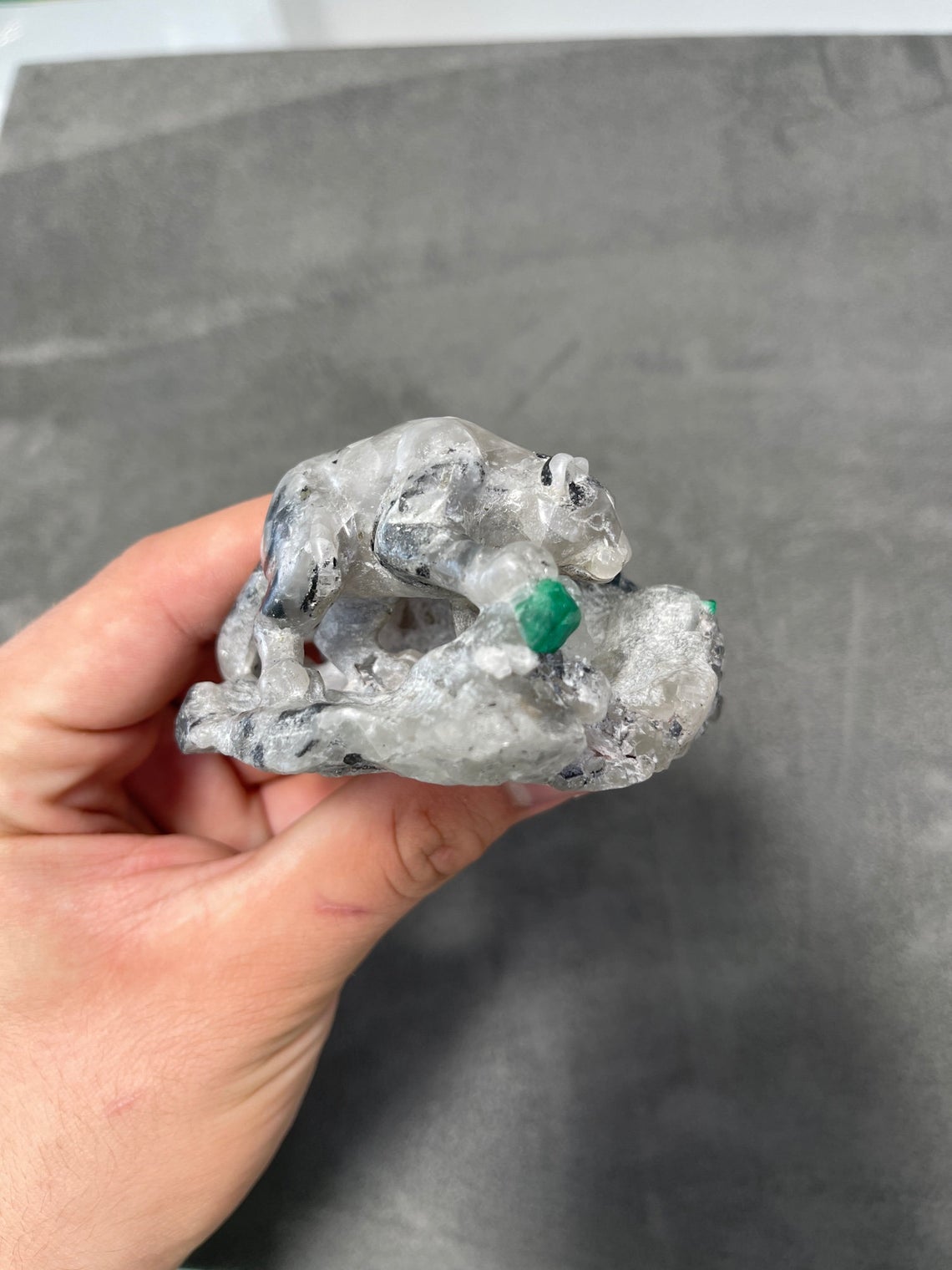 Natural Colombian Emerald Panther Rough Crystal Sculpture – Handcrafted Gemstone Art for Home Decor, Meditation & Spiritual Healing