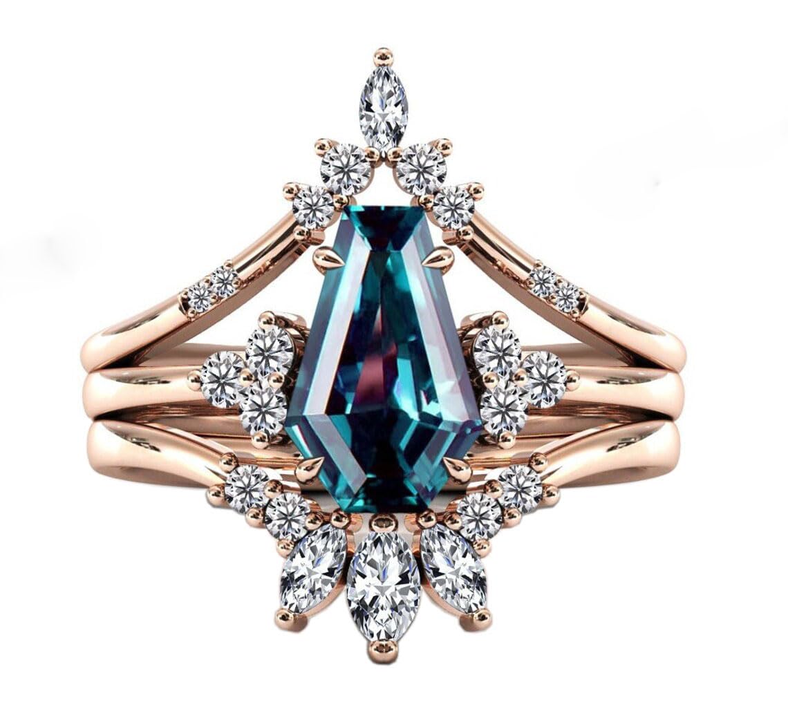 Vintage Coffin-Shaped Alexandrite Engagement Ring for Women - Rose Gold Gemstone Wedding Band Set of 3pcs, Unique Gift for Wife, Anniversary & Special Occasions - Perfect for Gothic Weddings, Vampire-Themed Events & Alternative Fashion Statements