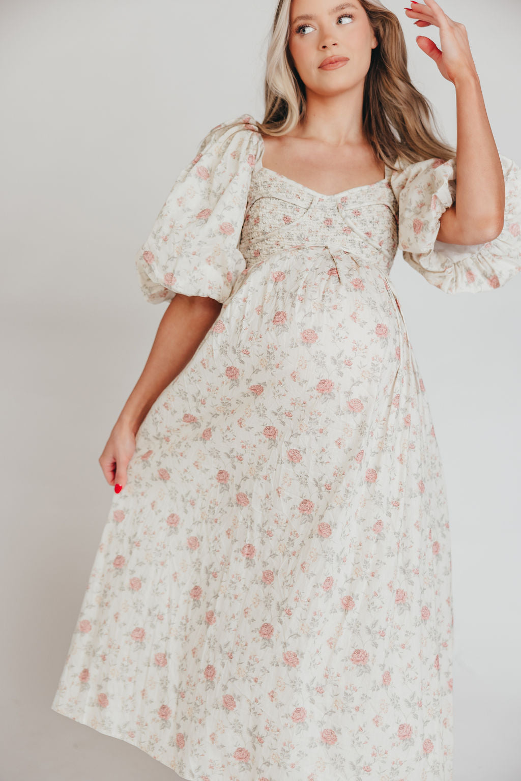 Harlow Maxi Dress in Off White Floral - Bump Friendly Maternity Dress & Inclusive Sizing (S-3XL) | Perfect for Pregnancy, Beach Vacations & Summer Weddings