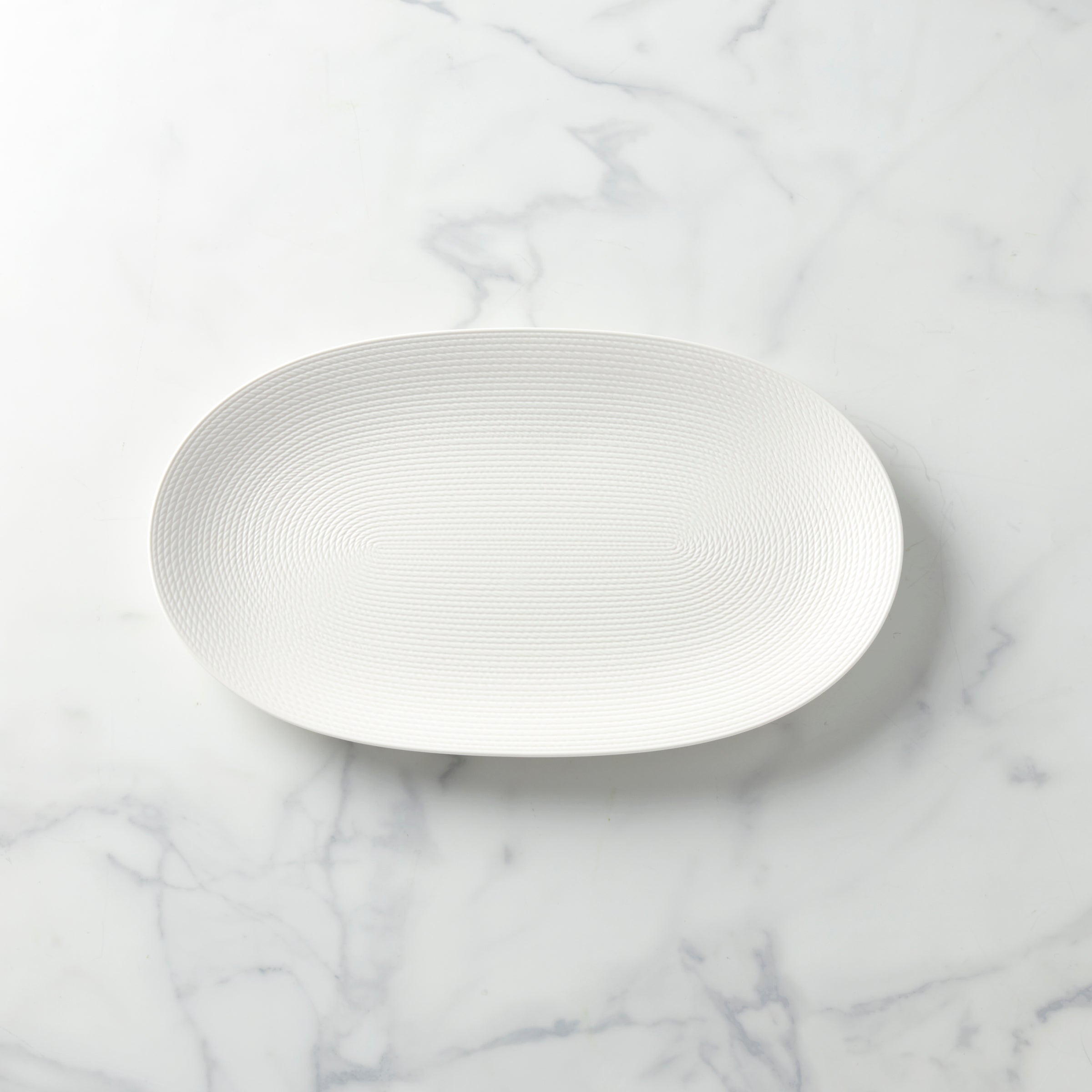 LX Collective White Oval Tray - Elegant Serving Tray for Home Decor, Dining & Entertaining - Perfect for Coffee Table, Bathroom Organizer or Wedding Gift