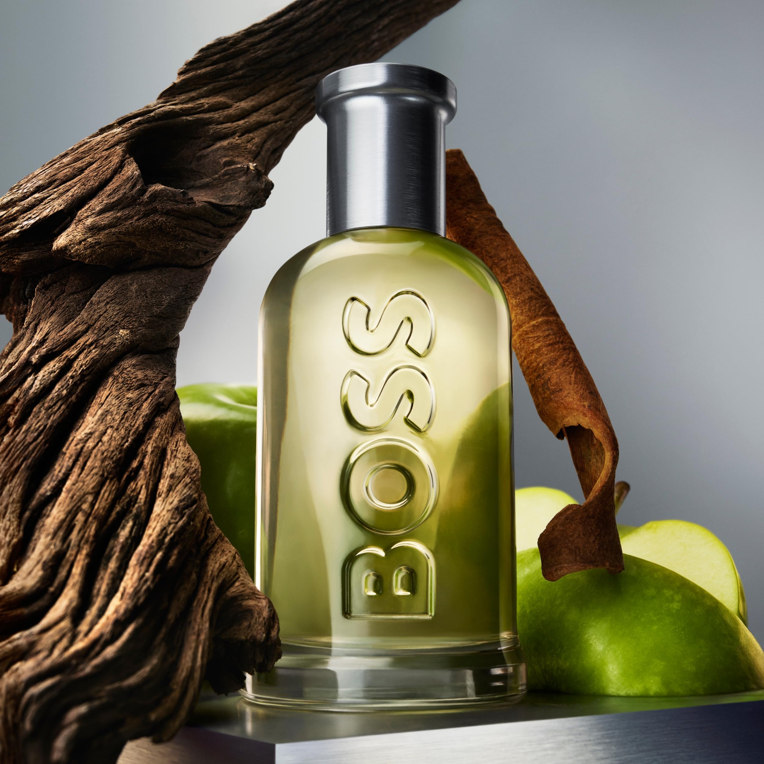 Hugo Boss Bottled Eau de Toilette for Men - Woody Cologne with Apple, Cinnamon & Sandalwood Notes - Long Lasting Fragrance Spray - Perfect for Date Night, Office & Special Occasions