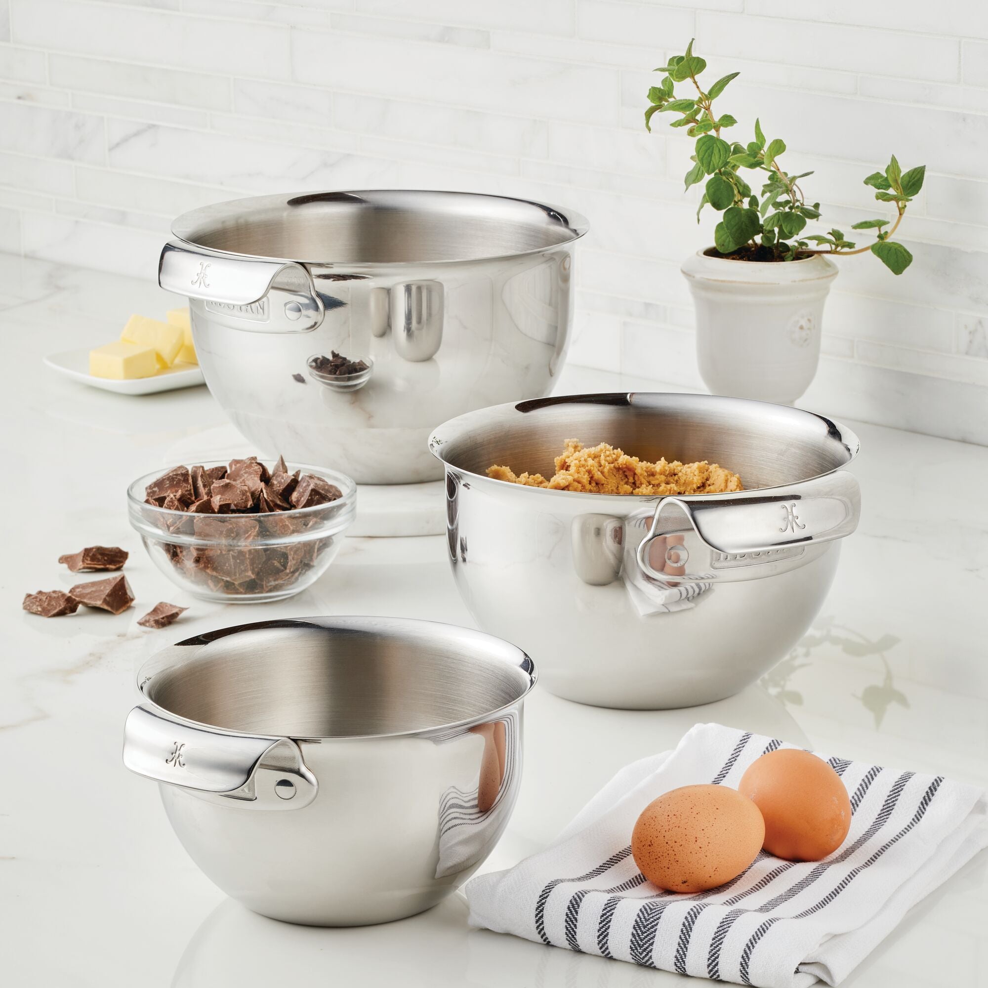 3-Piece Mixing Bowls Set - Stainless Steel with Non-Slip Base - Perfect for Baking, Cooking & Meal Prep - Ideal for Home Chefs & Professional Kitchens